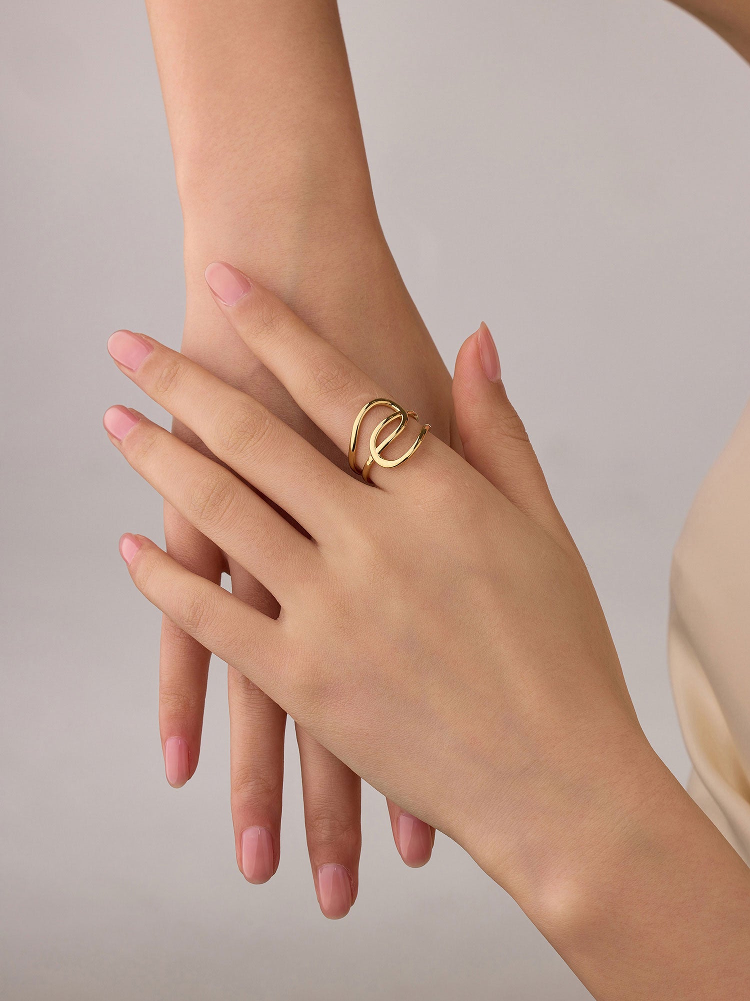 Anillo Azura Ajustable Zirconia Dorado