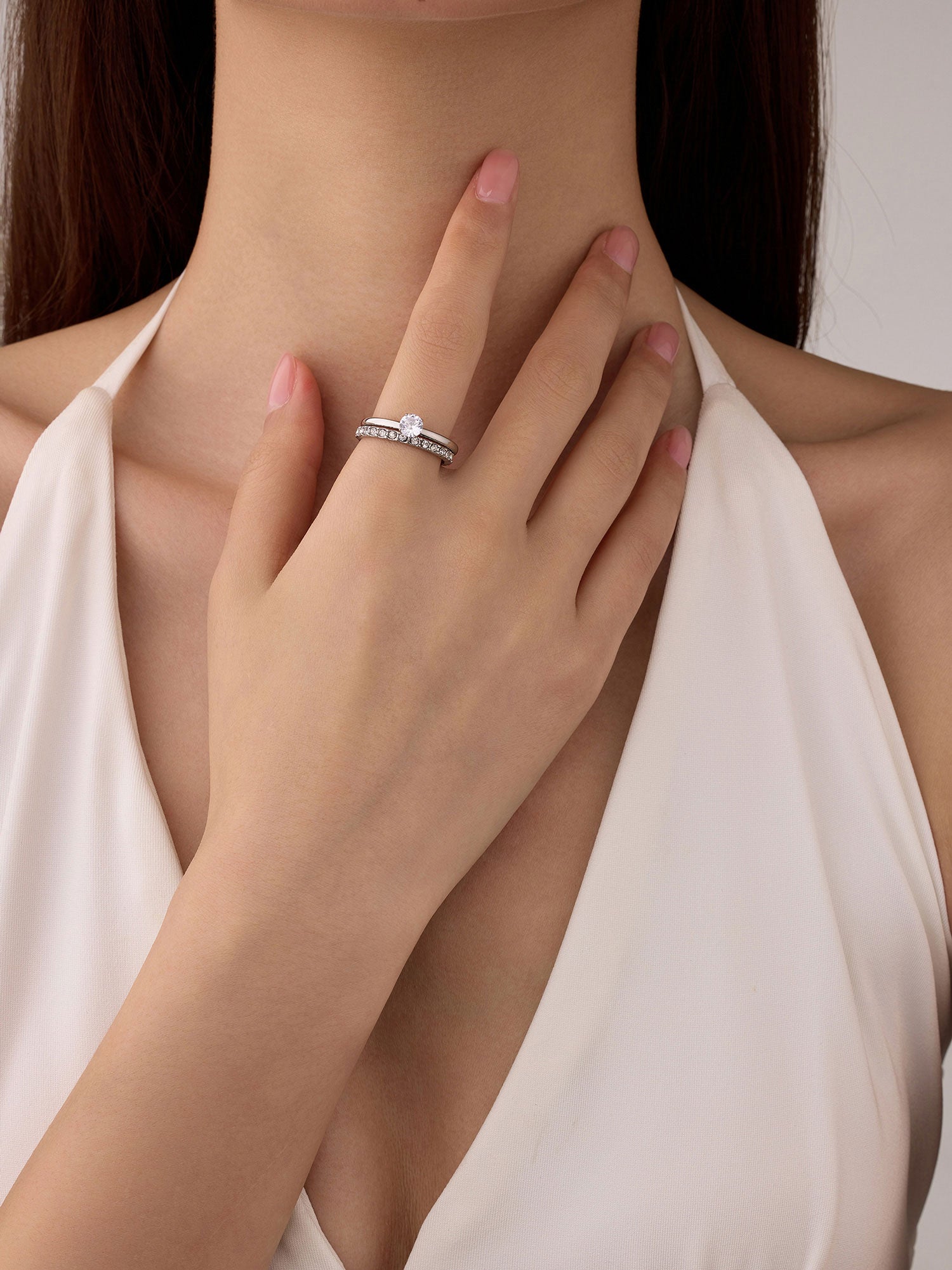 Conjunto de anéis Nexa zircónia prateado