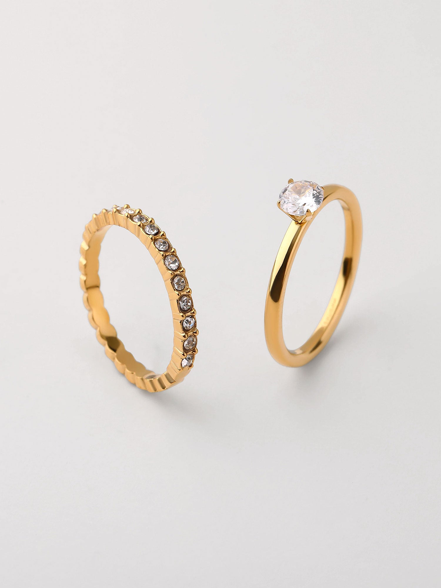 Conjunto de anéis Nexa zircónia dourado