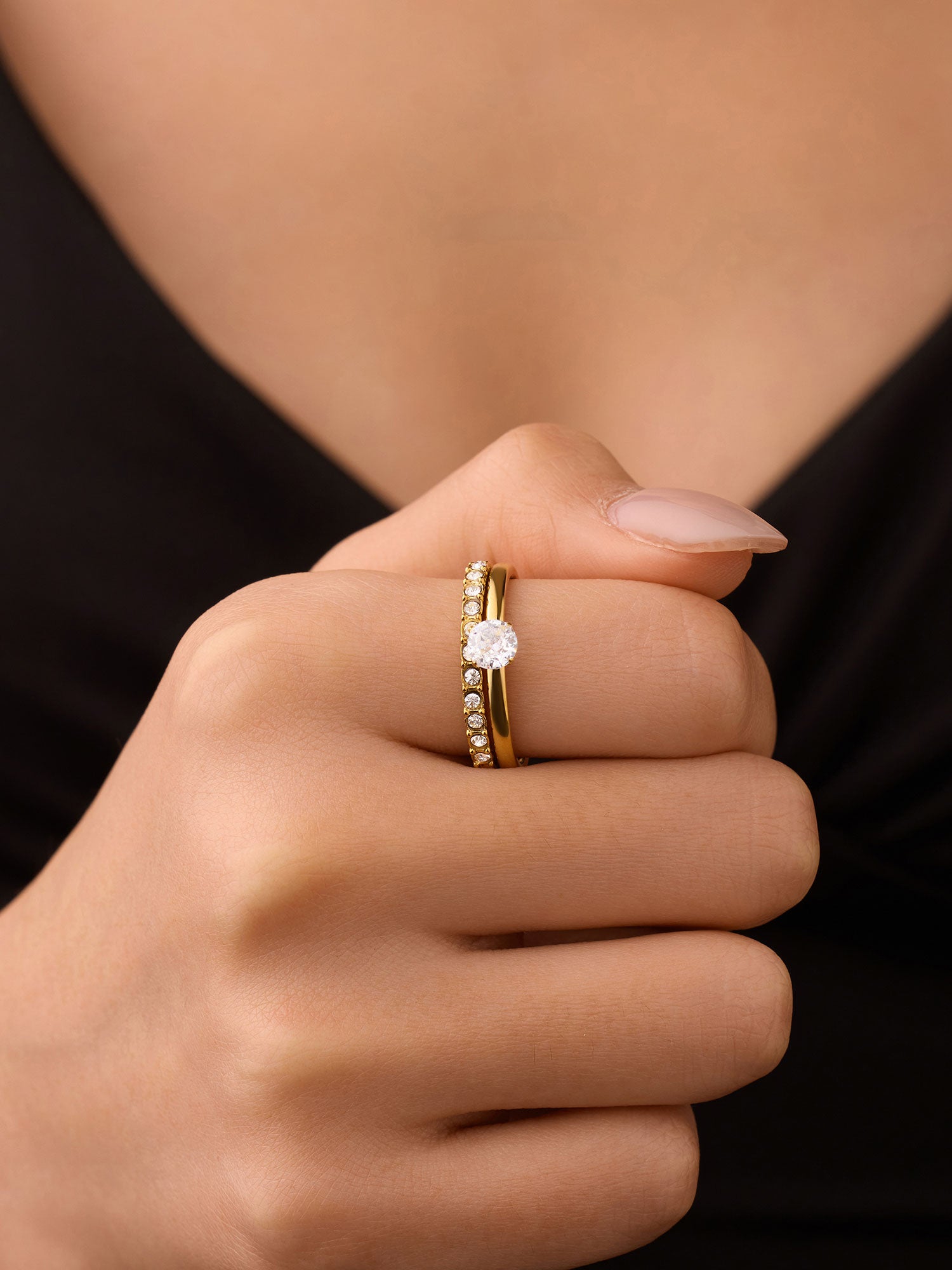 Conjunto de anéis Nexa zircónia dourado