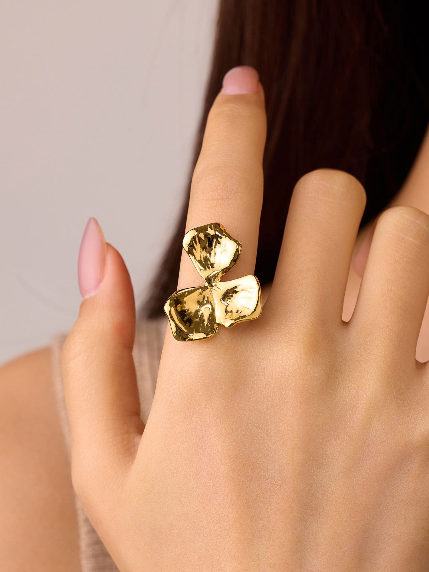 Anel forma de flor Dourado
