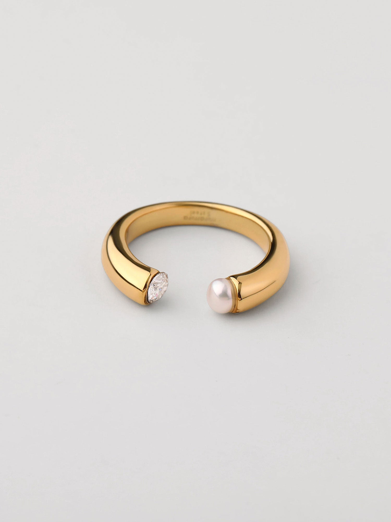 Anel com pérolas Dourado