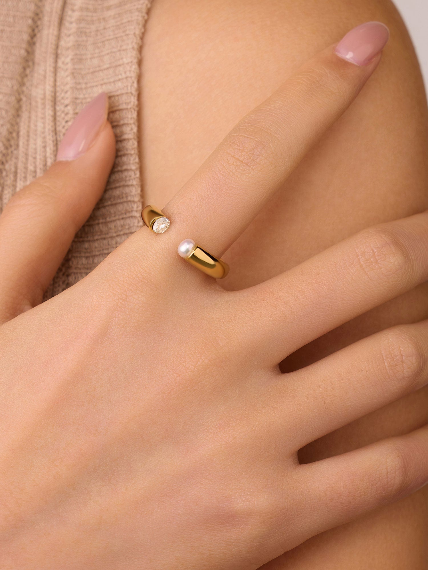 Anel com pérolas Dourado