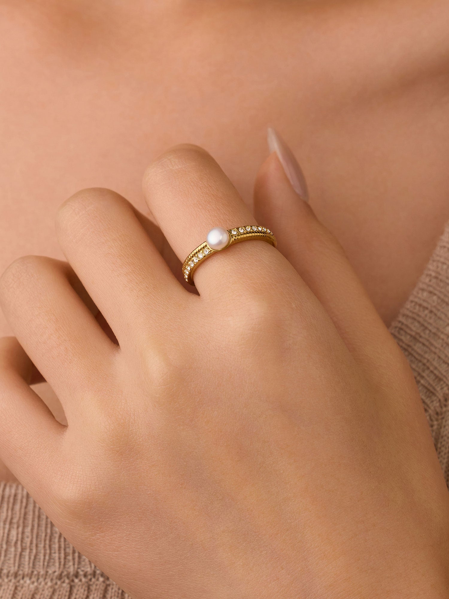 Anel pérolas e zircónias Dourado
