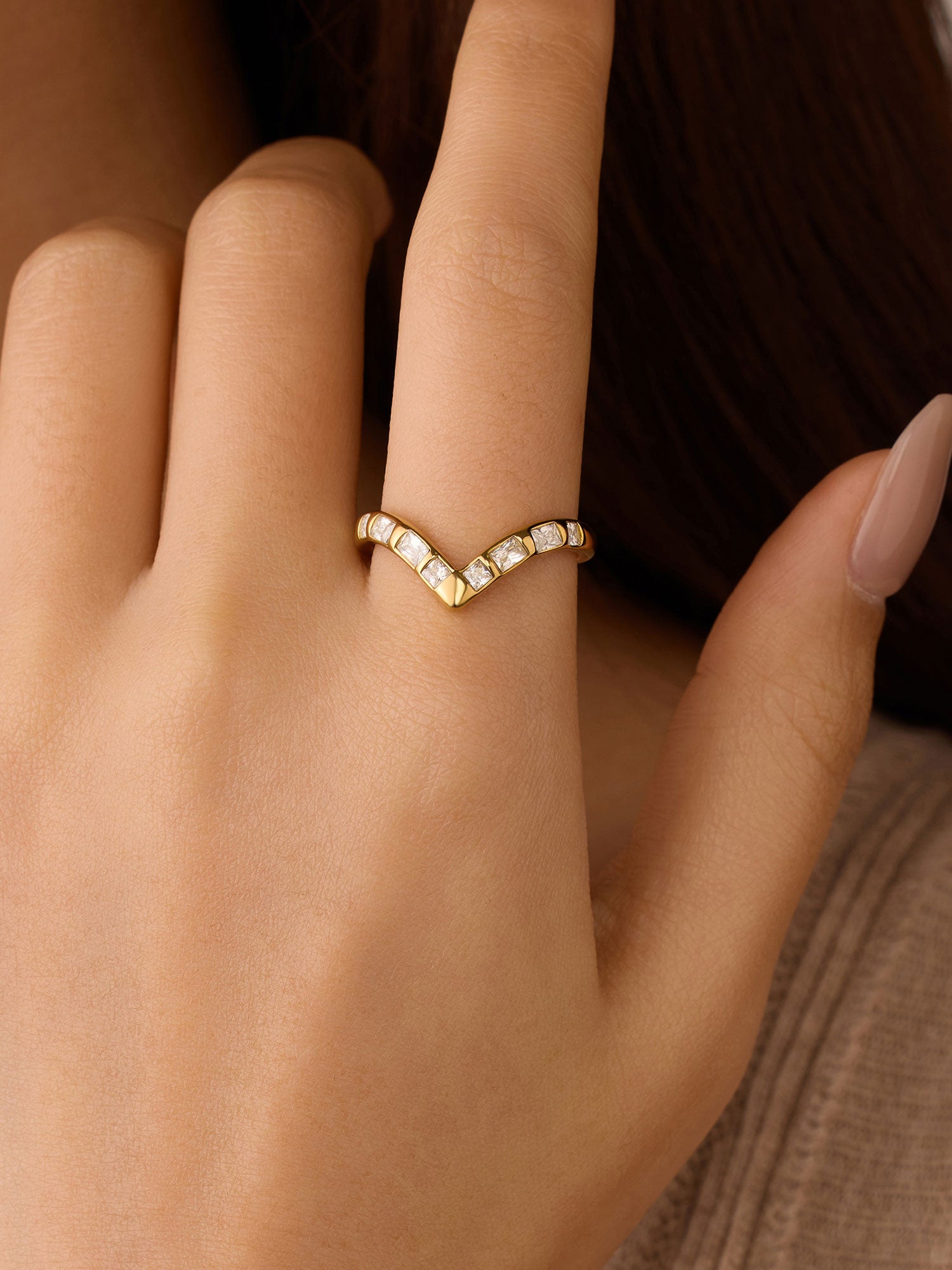 Anel com zircónias Dourado medio