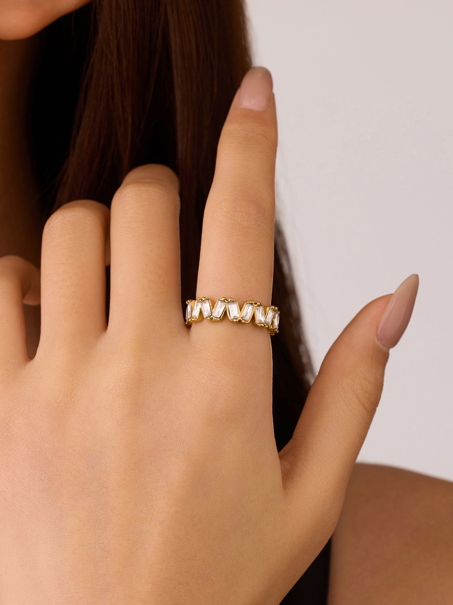 Anel com zircónias Dourado