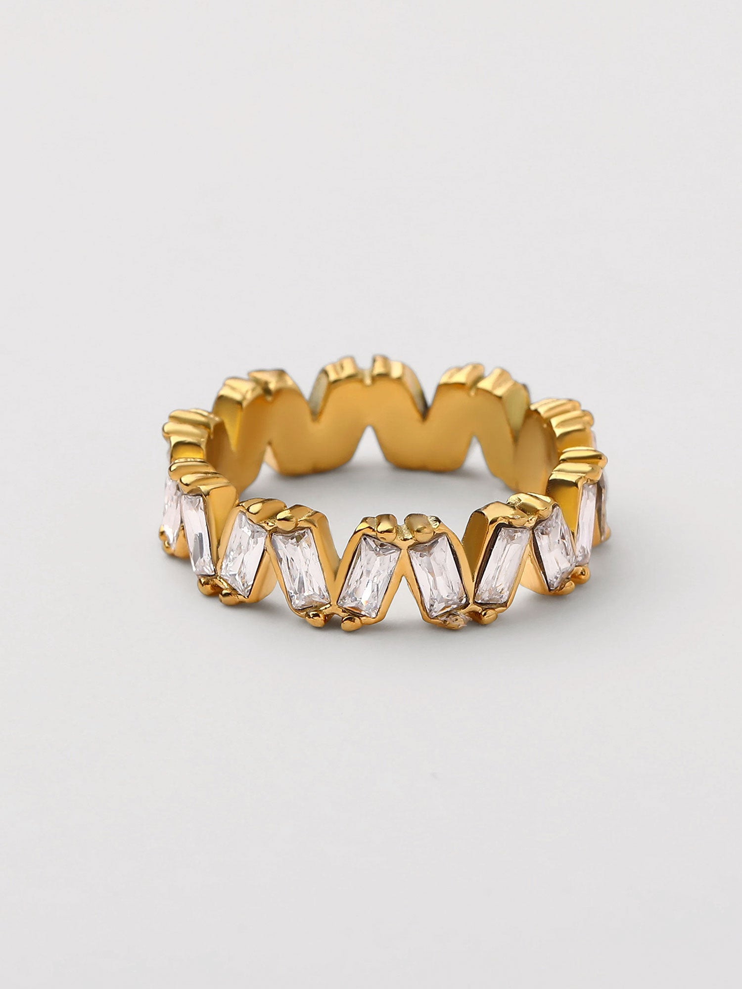 Anel com zircónias Dourado