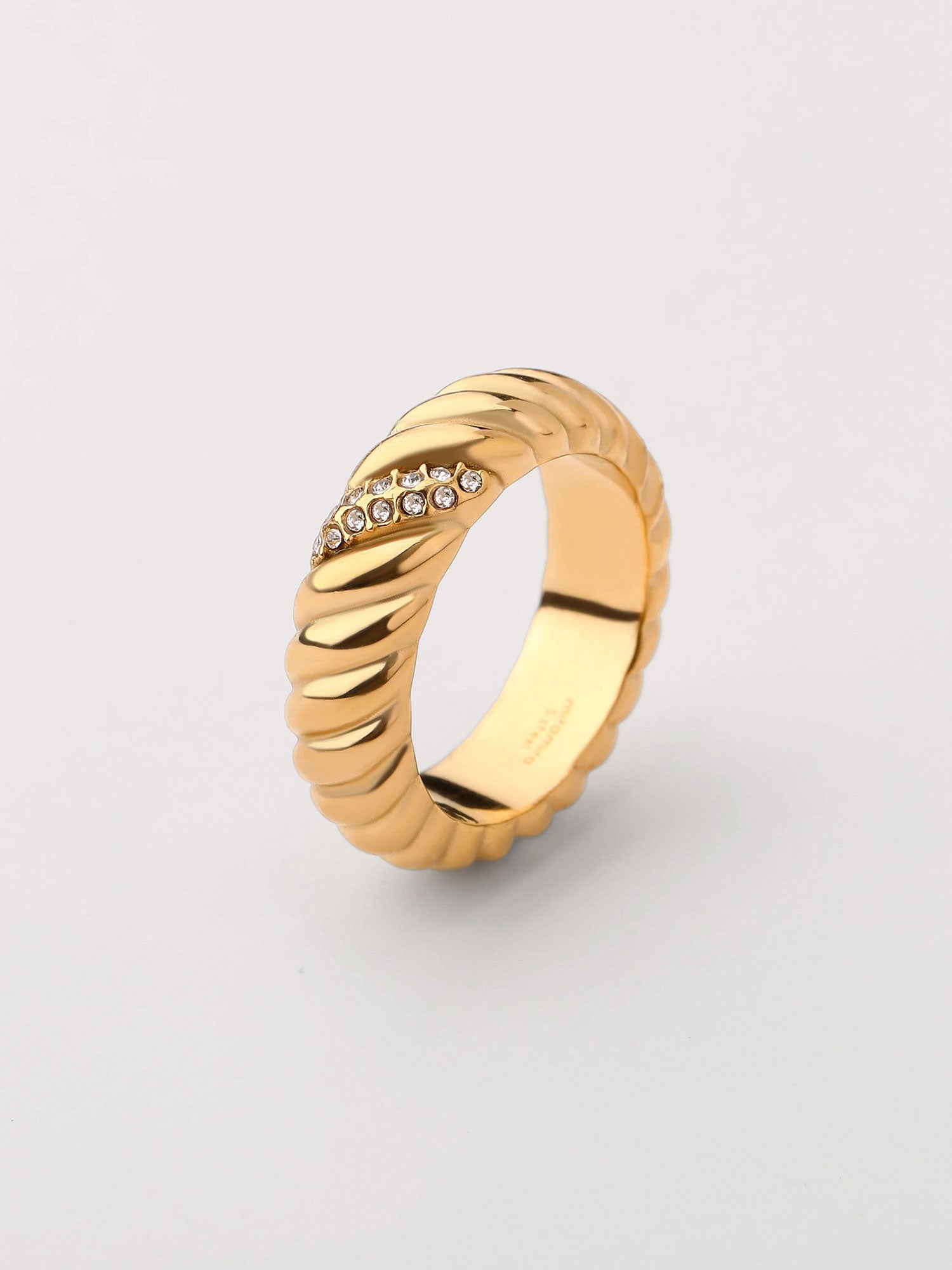 Anel largo com zircónias Dourado