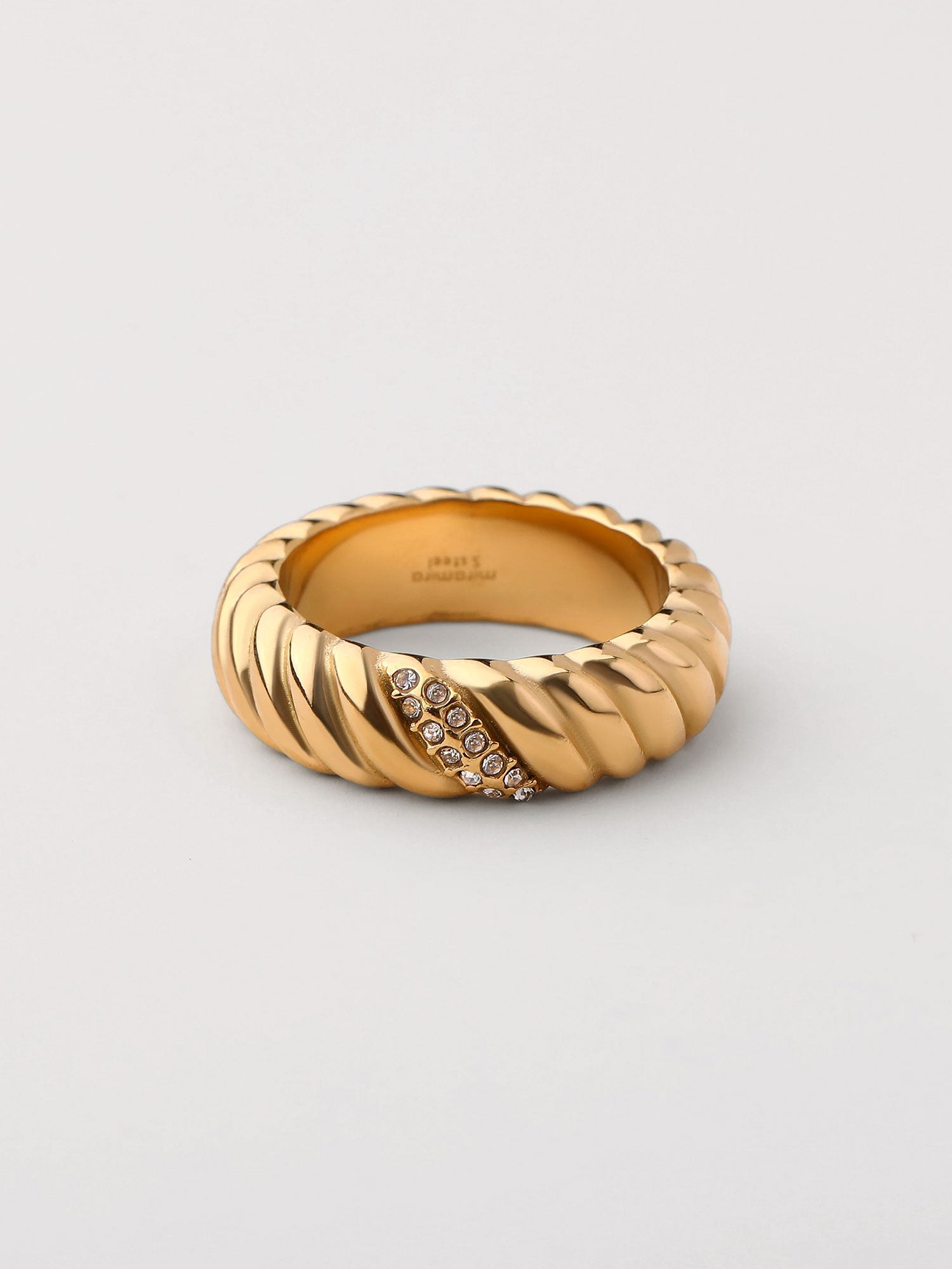 Anel largo com zircónias Dourado
