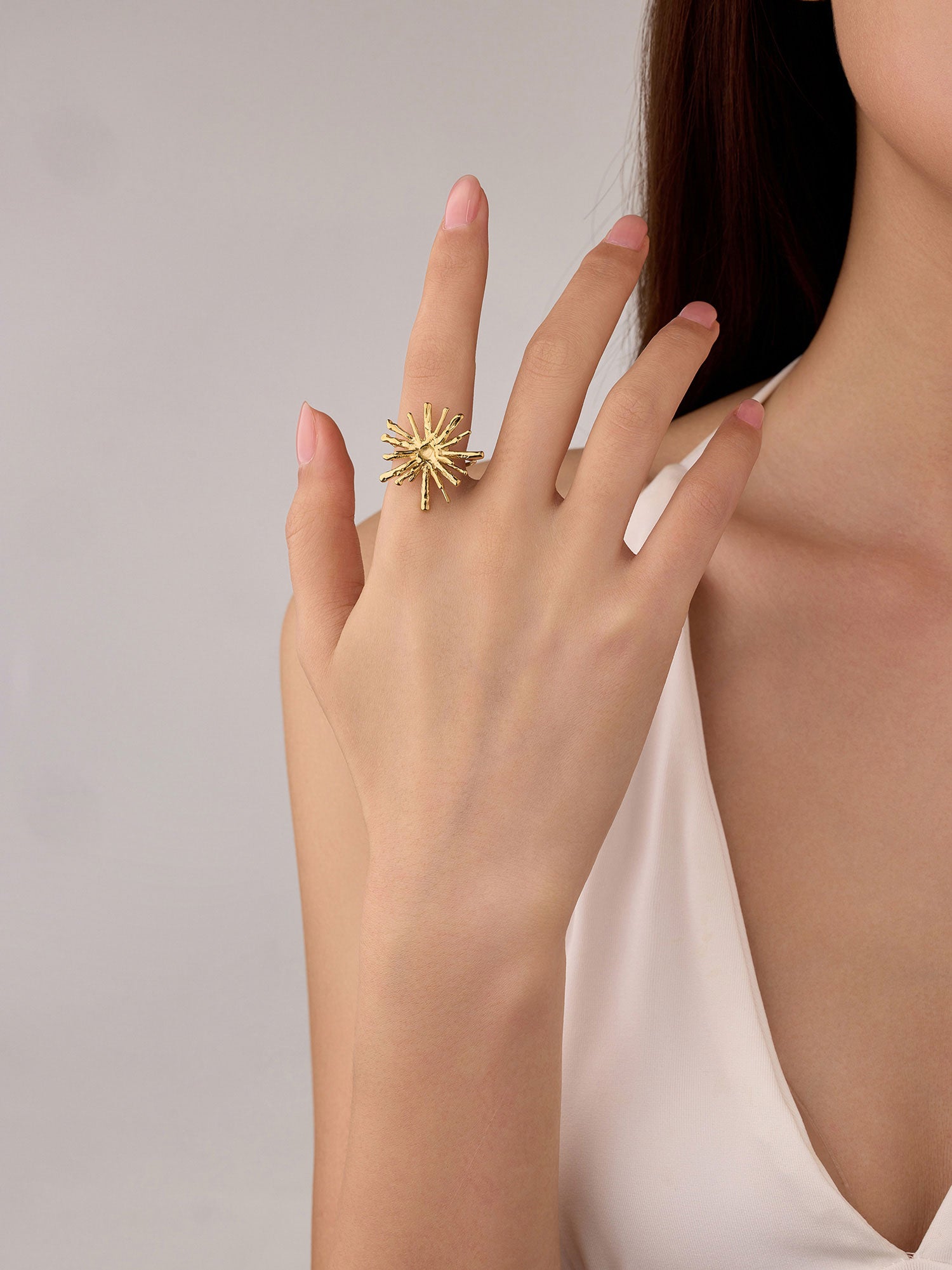 Anel Neyra Dourado Ajustável Design Fino