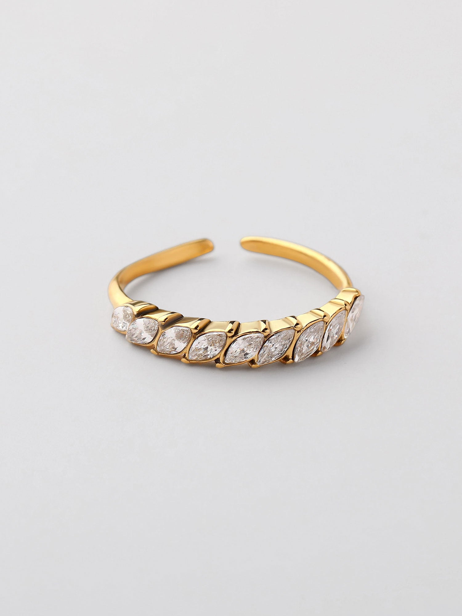 Anel minimalista zircónias aberto Dourado