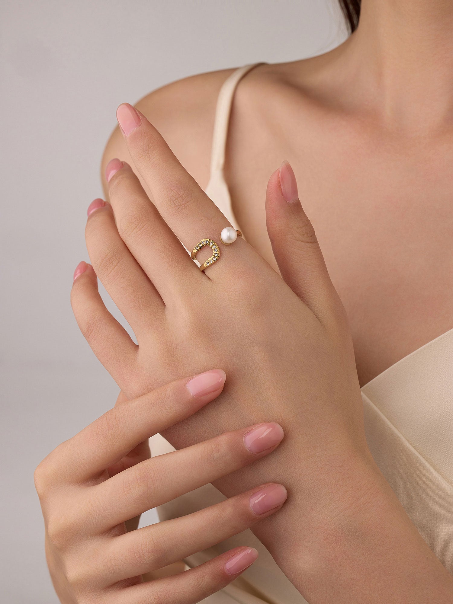 Anel Daelis Ajustável Zircónia Branca Dourado