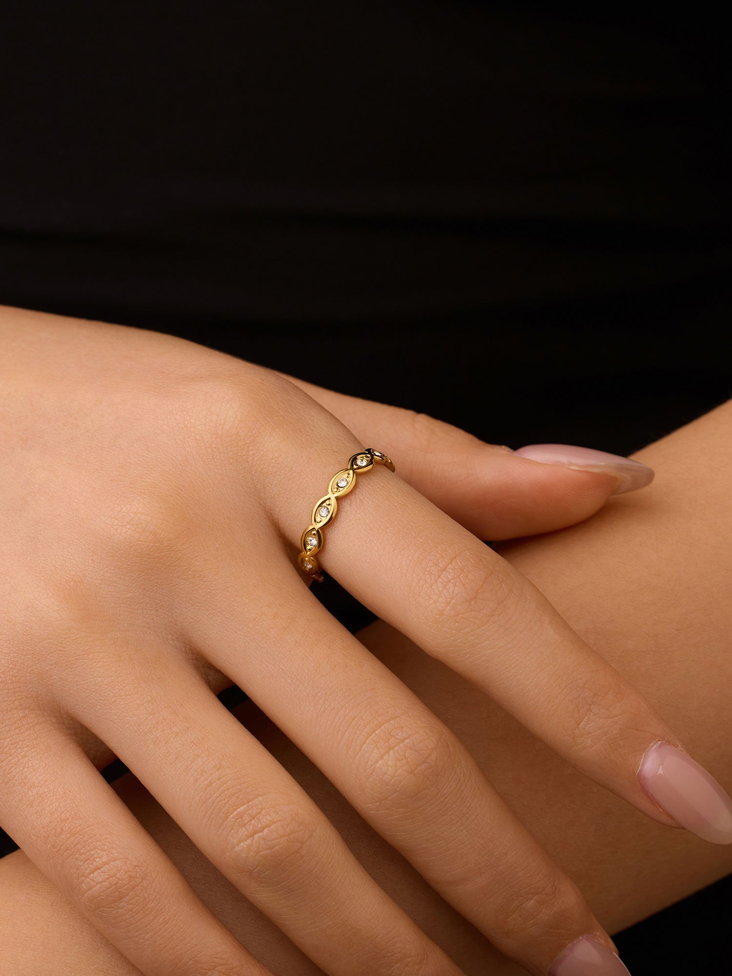 Anel com zirconia Dourado