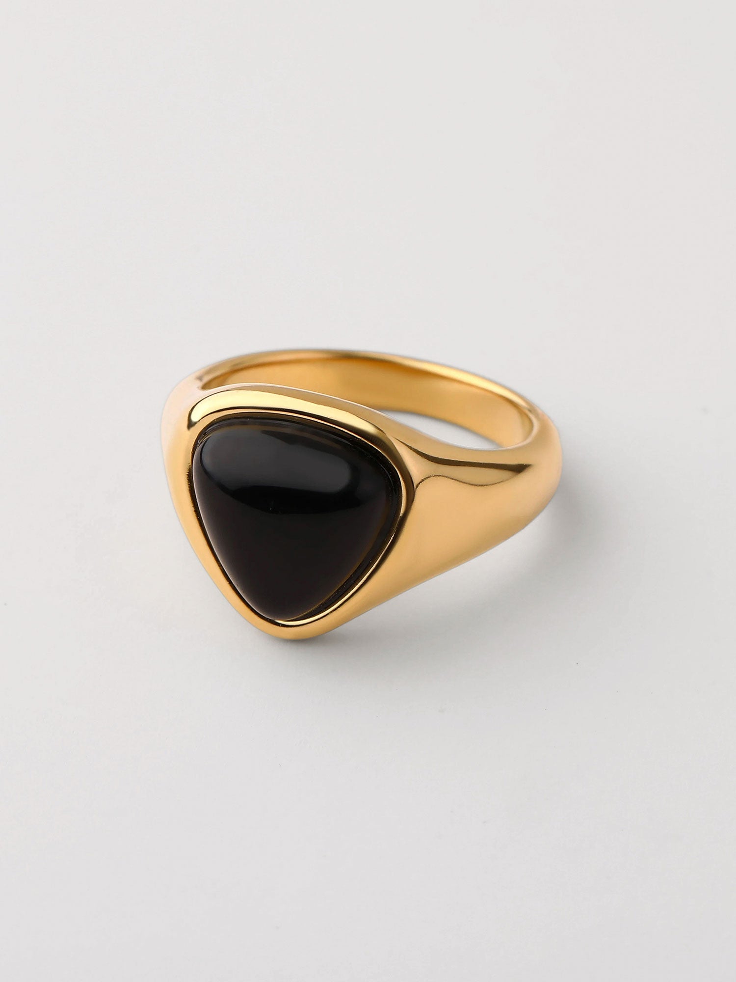 Anel Taliah com Pedra Natural Preta Dourado