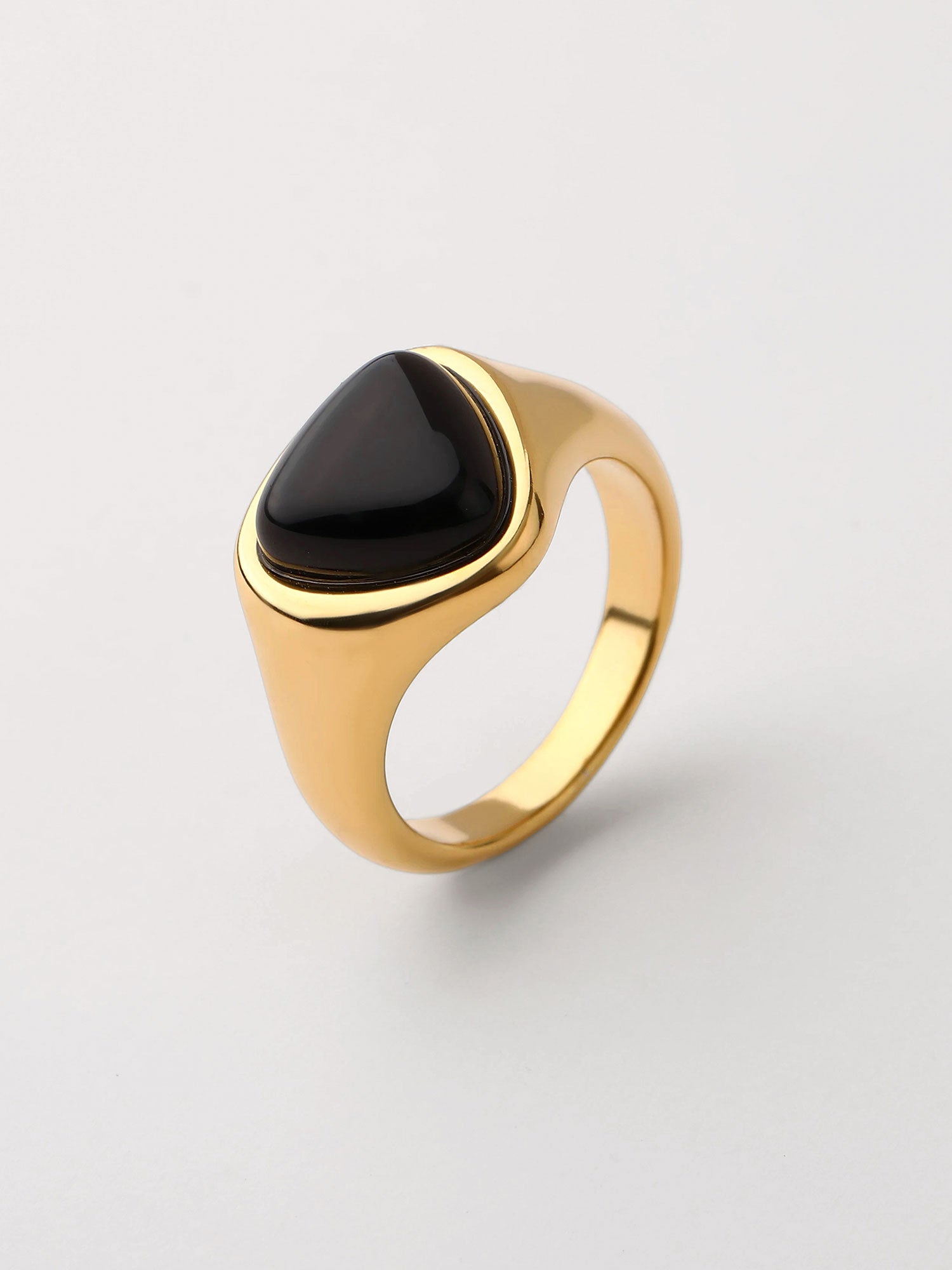 Anel Taliah com Pedra Natural Preta Dourado