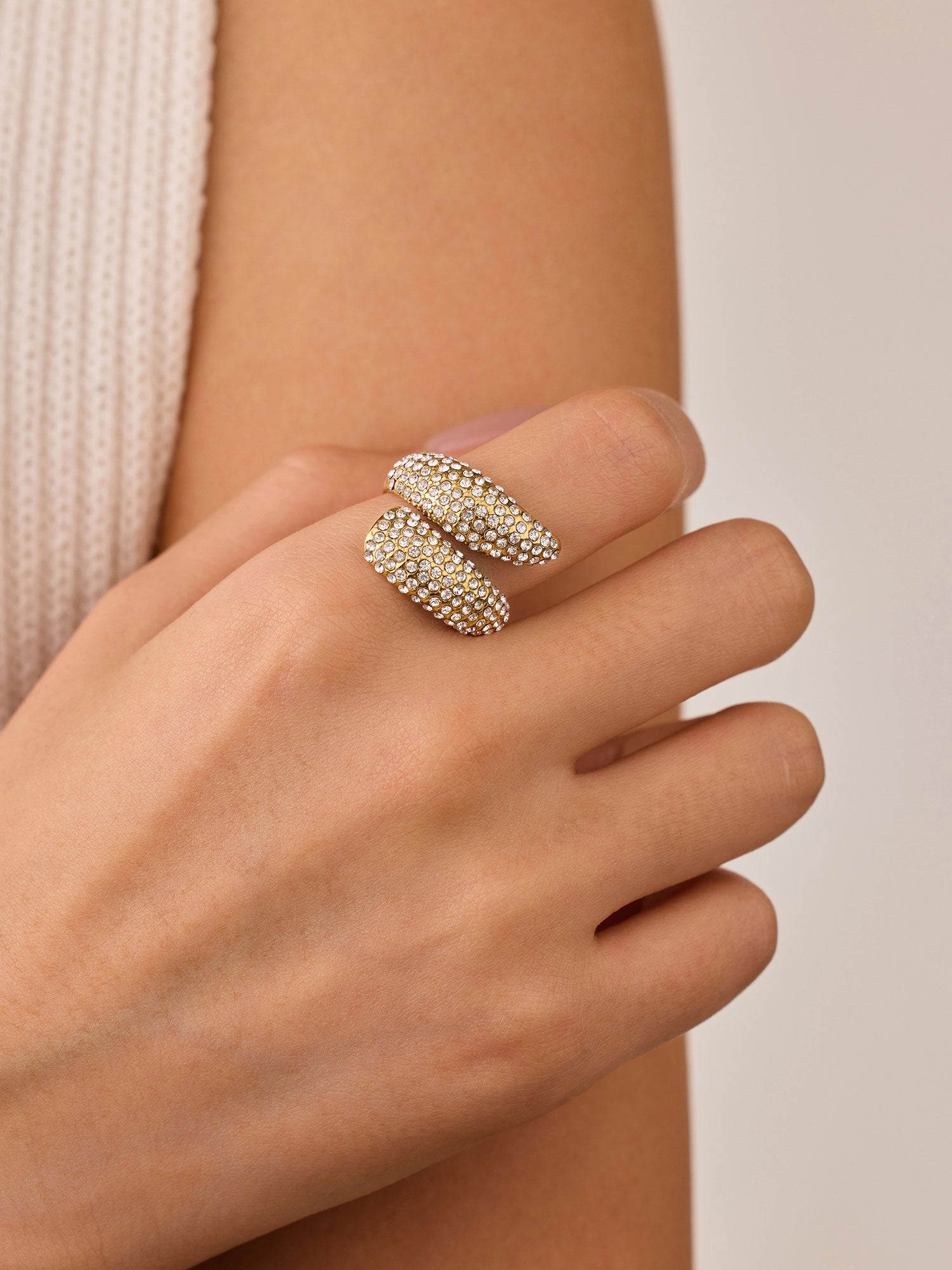 Anel com pedras Dourado