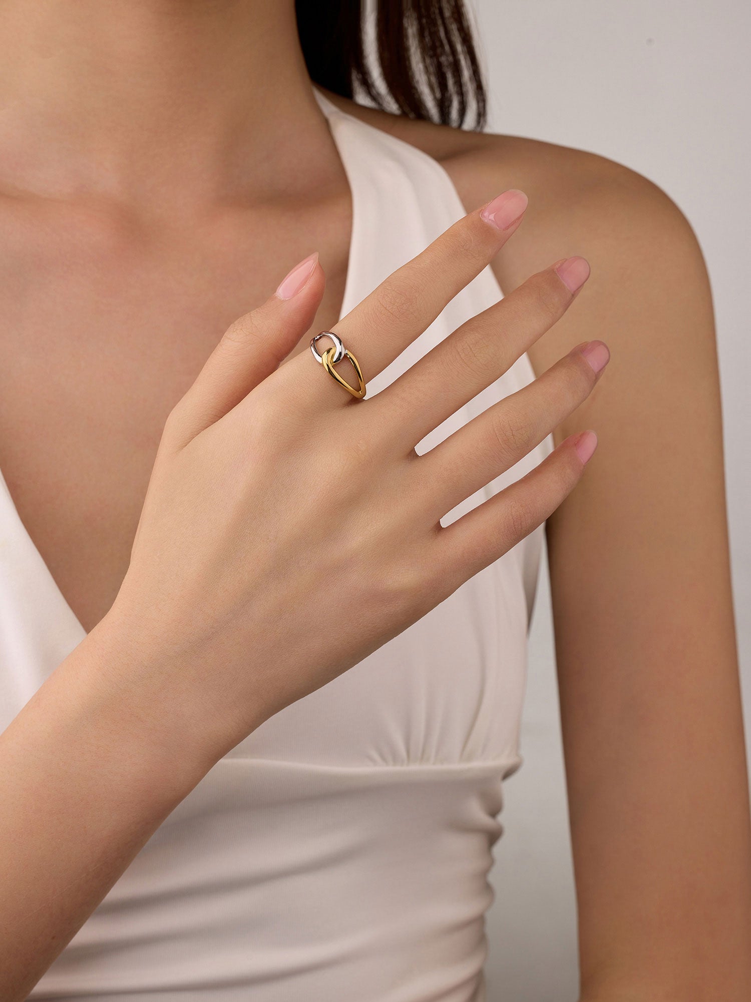 Anel Emani Ajustável Zircónia Dourado Elegante