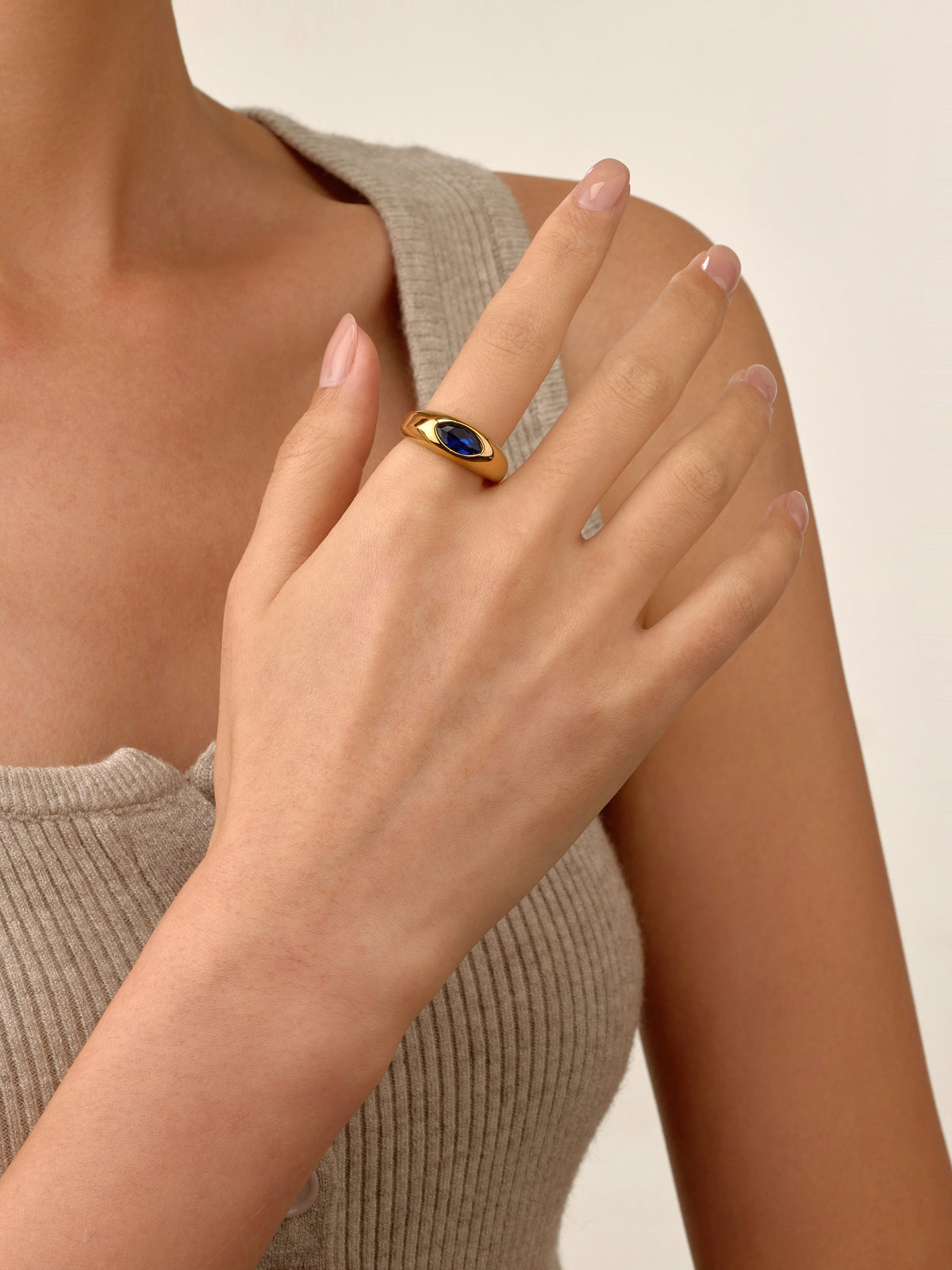 Anel Birthstone Setembro Safira Dourado