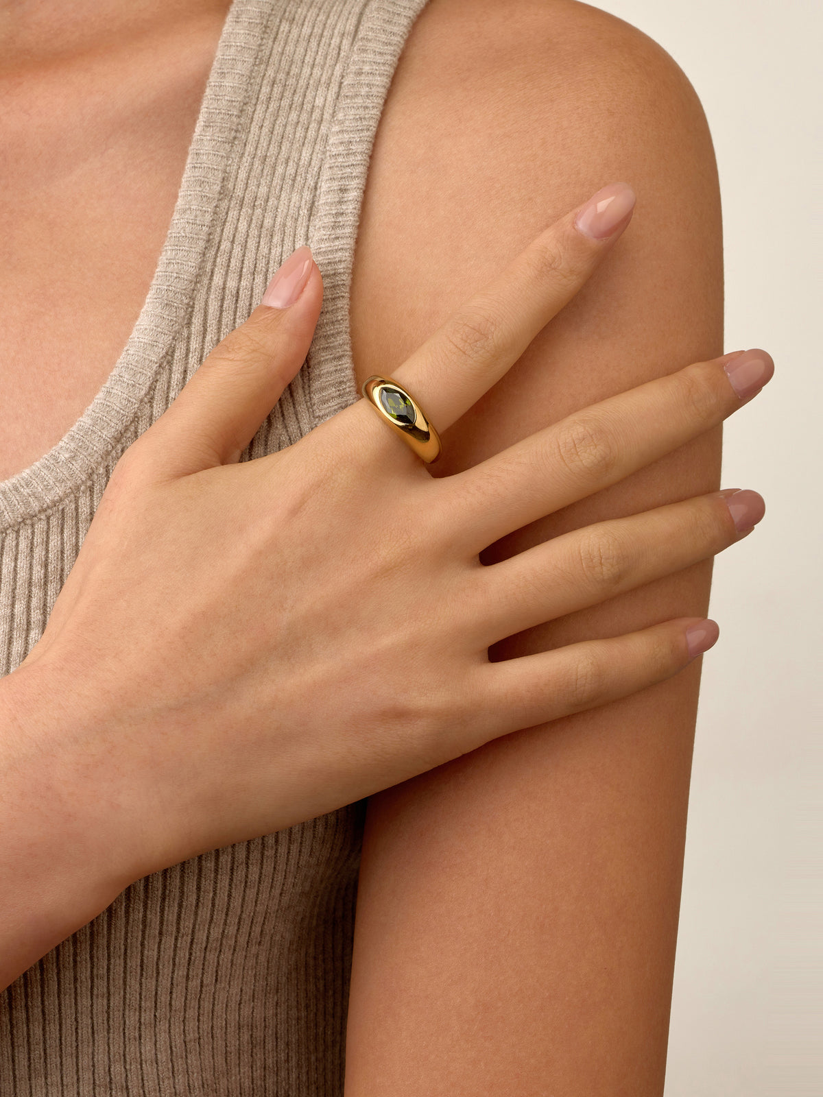Anel Birthstone Agosto Peridoto Dourado