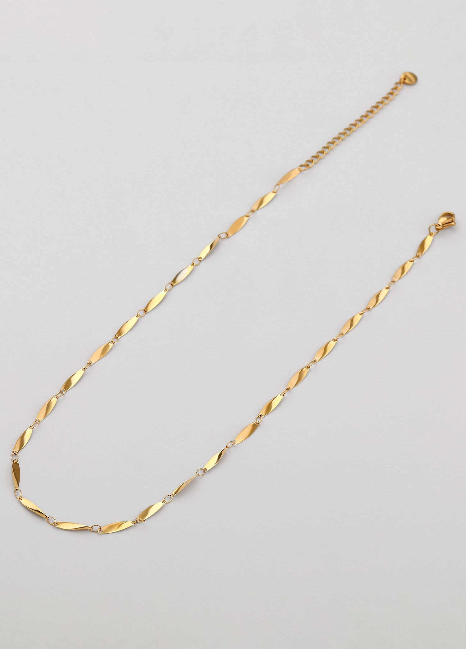 Colar elos Torcidos Dourado