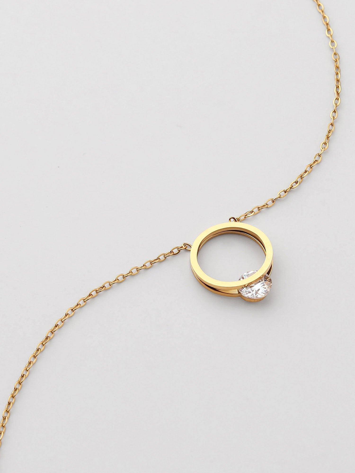 Colar com zircónias longo Dourado