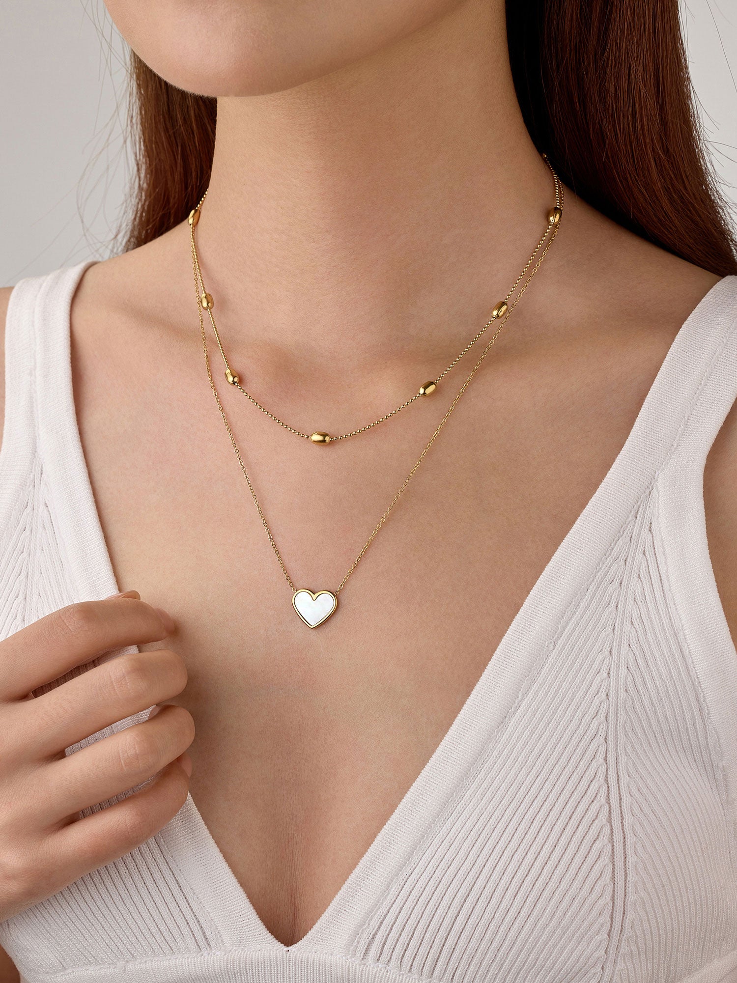 Colar Demira Duplo Madrepérola Coração Dourado