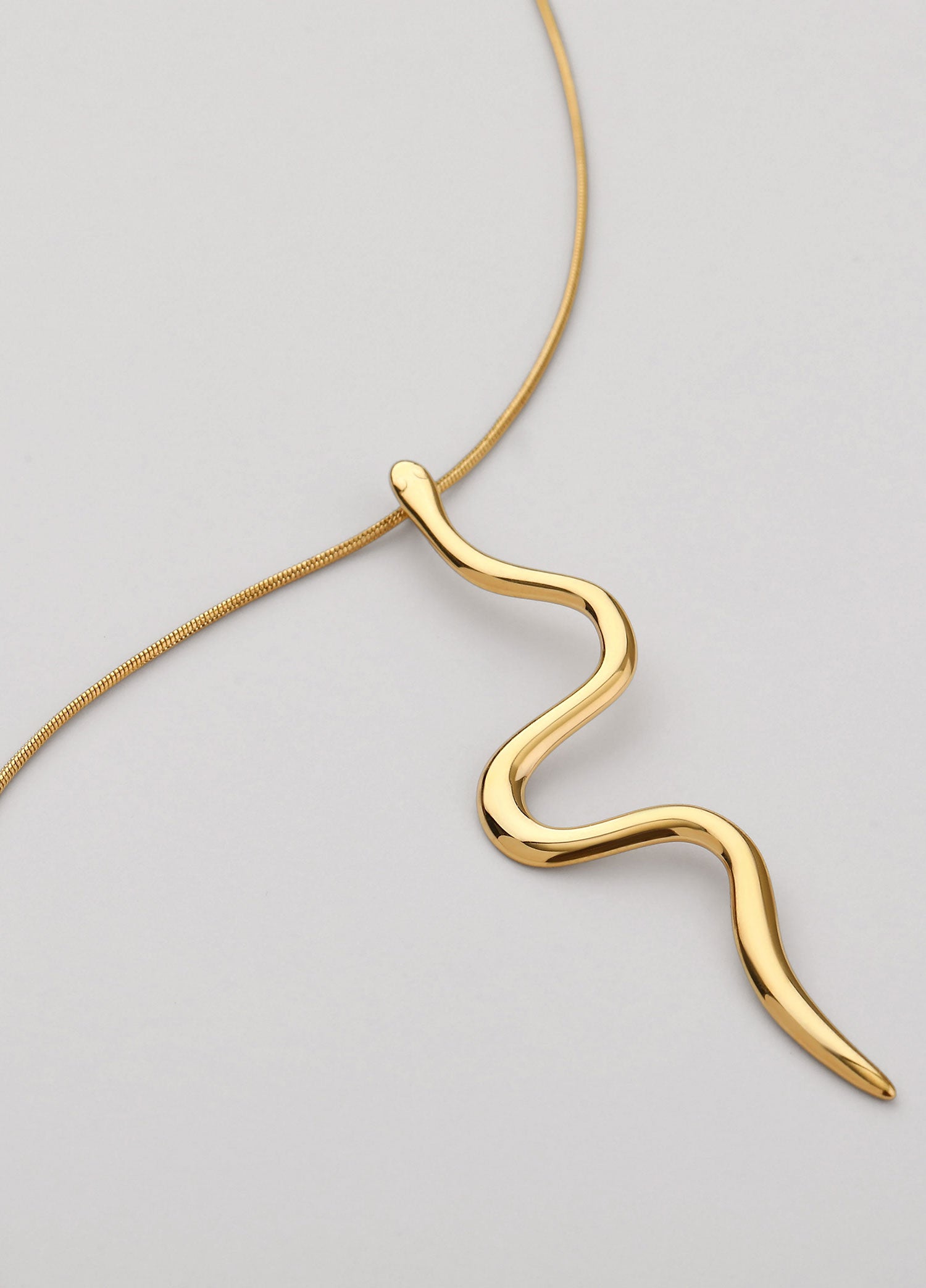 Colar serpente Dourado