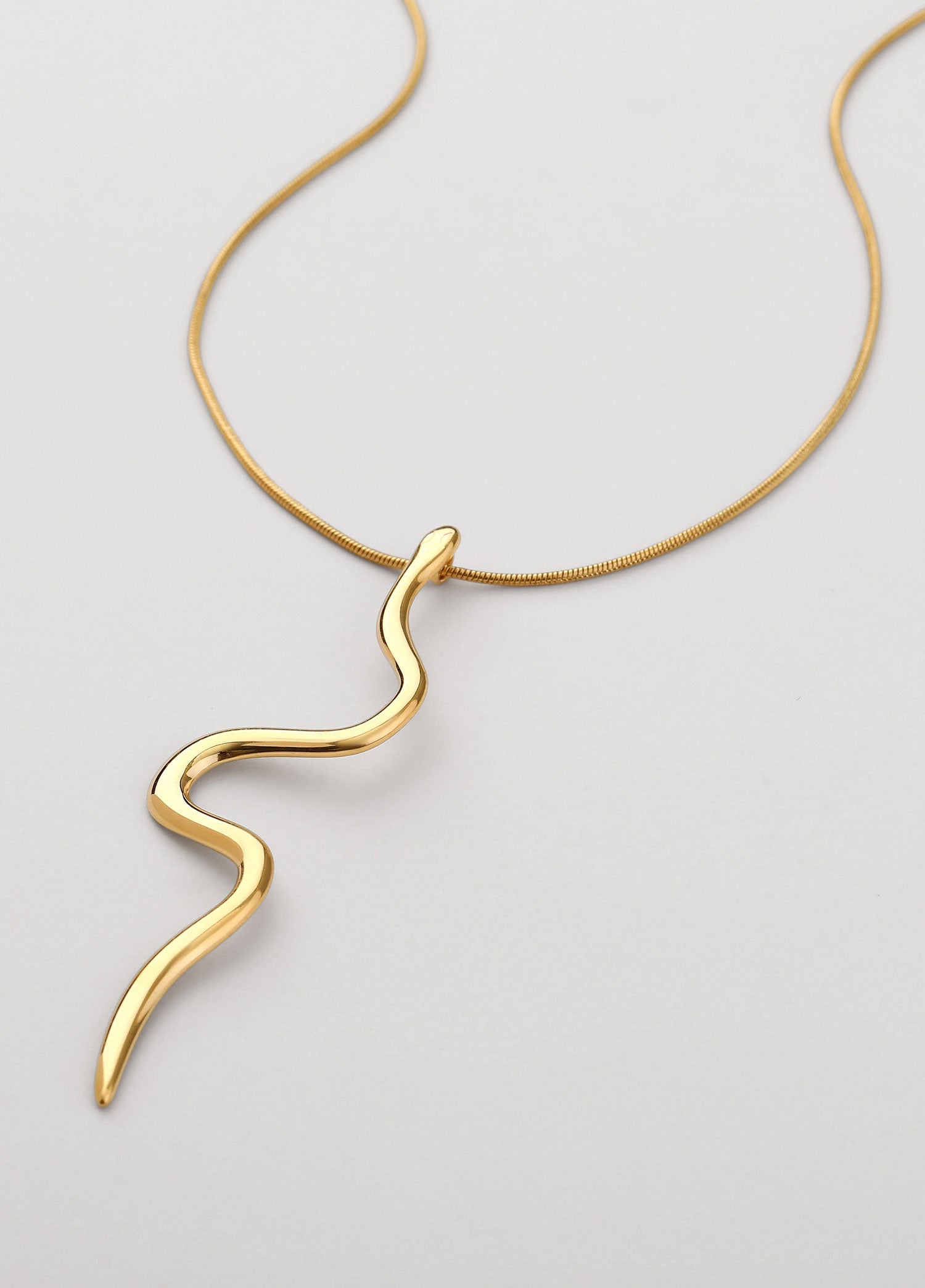 Colar serpente Dourado