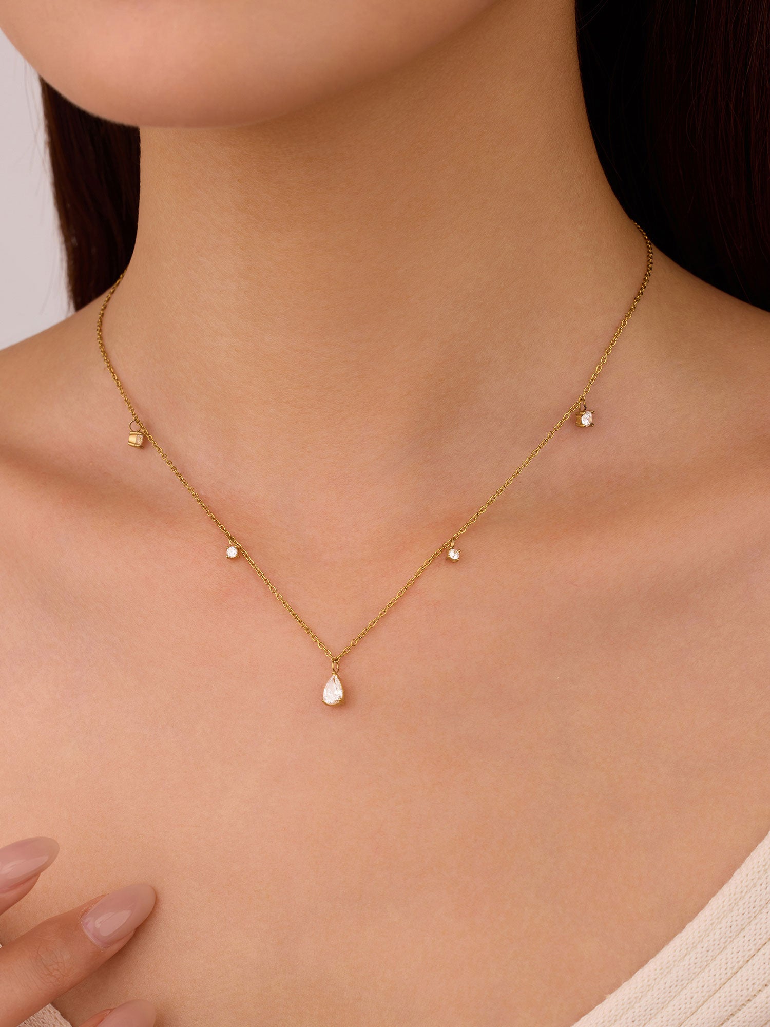 Colar com zircónias Dourado