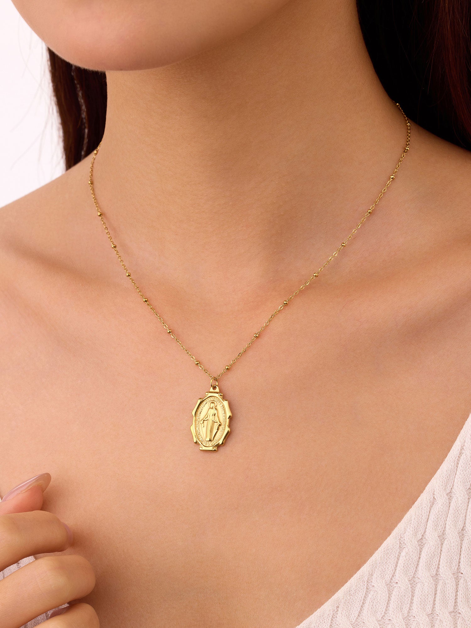 Colar Medalla María Dourado
