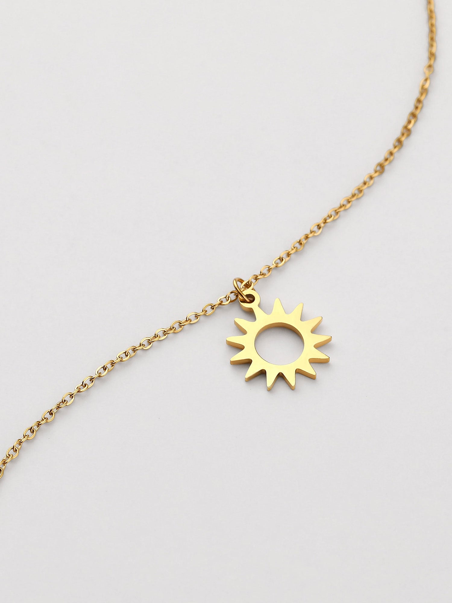 Colar fino sol Dourado