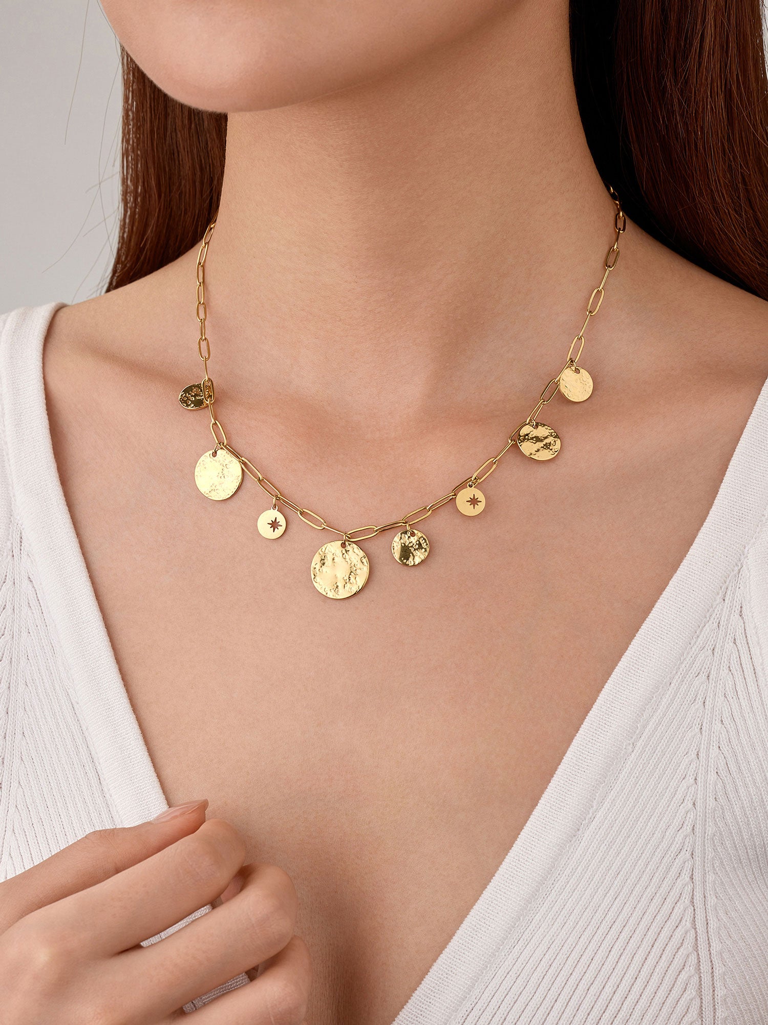 Colar Erya Figuras Dourado Pendente
