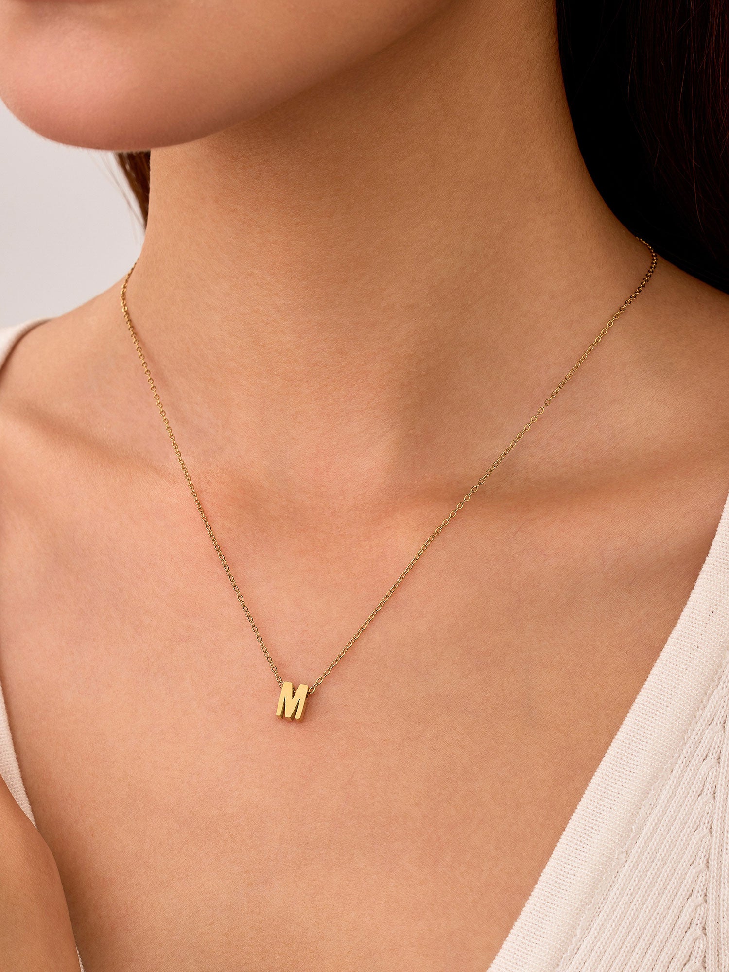 Colar Inicial M Dourado