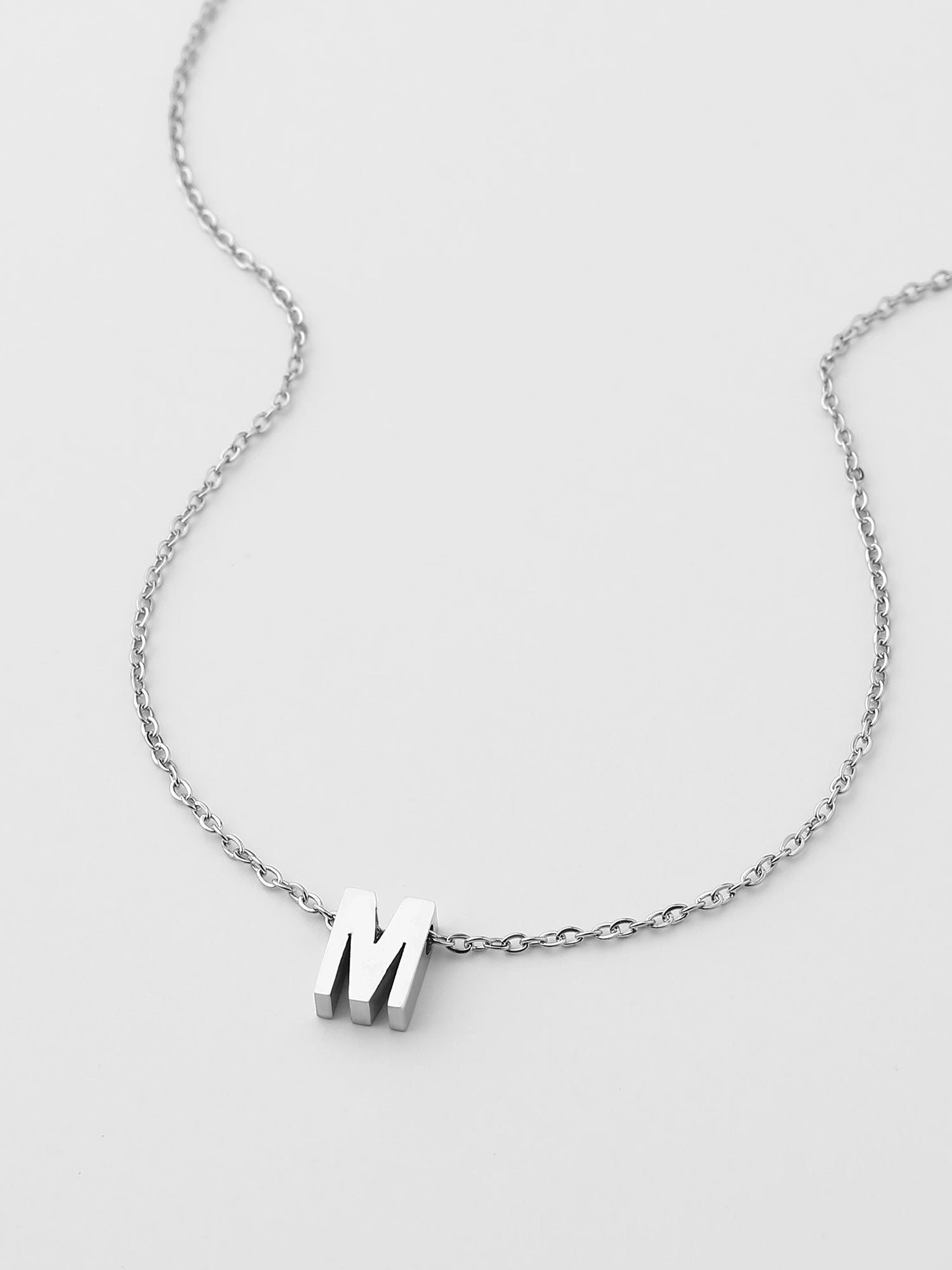 Colar Inicial M Prateado