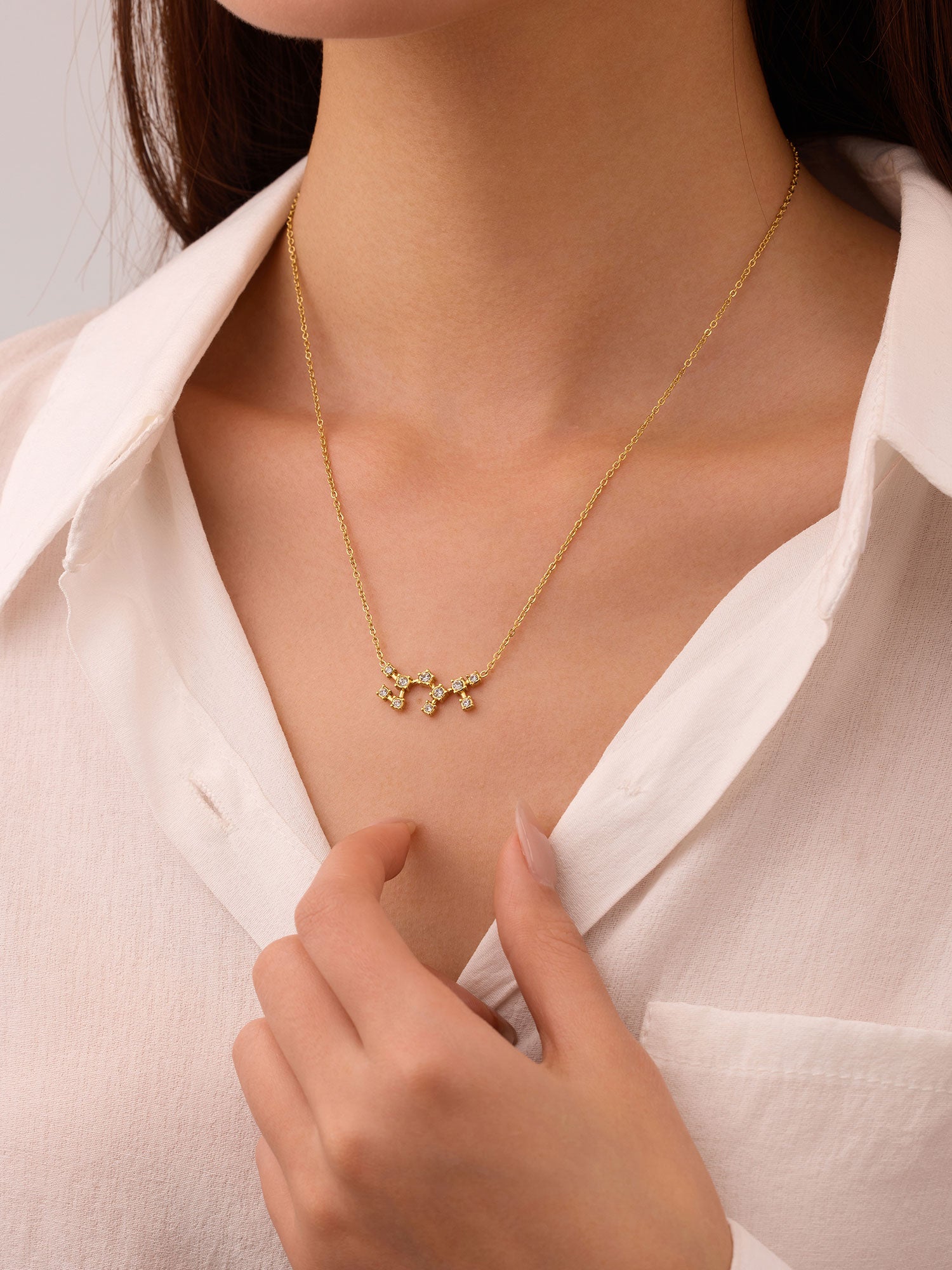 Colar Sagitário Constelação Dourado com zircónias