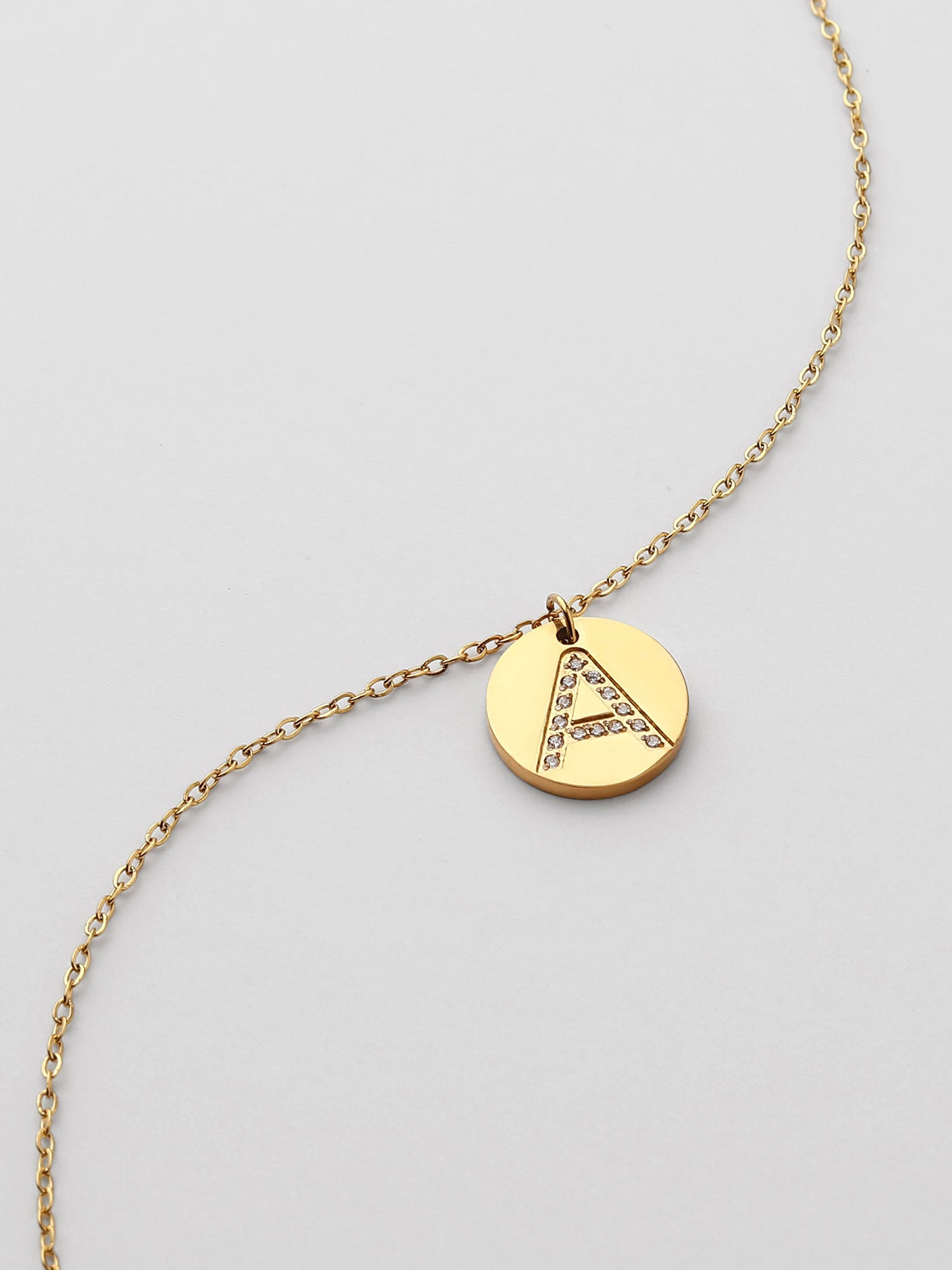 Colar Inicial A medalhão brilhante Dourado