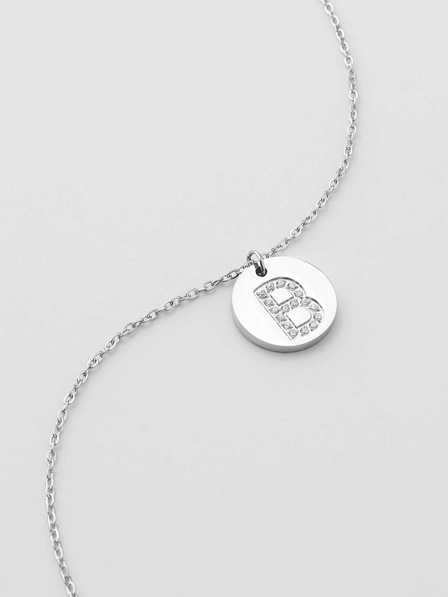 Colar Inicial B medalhão brilhante Prateado