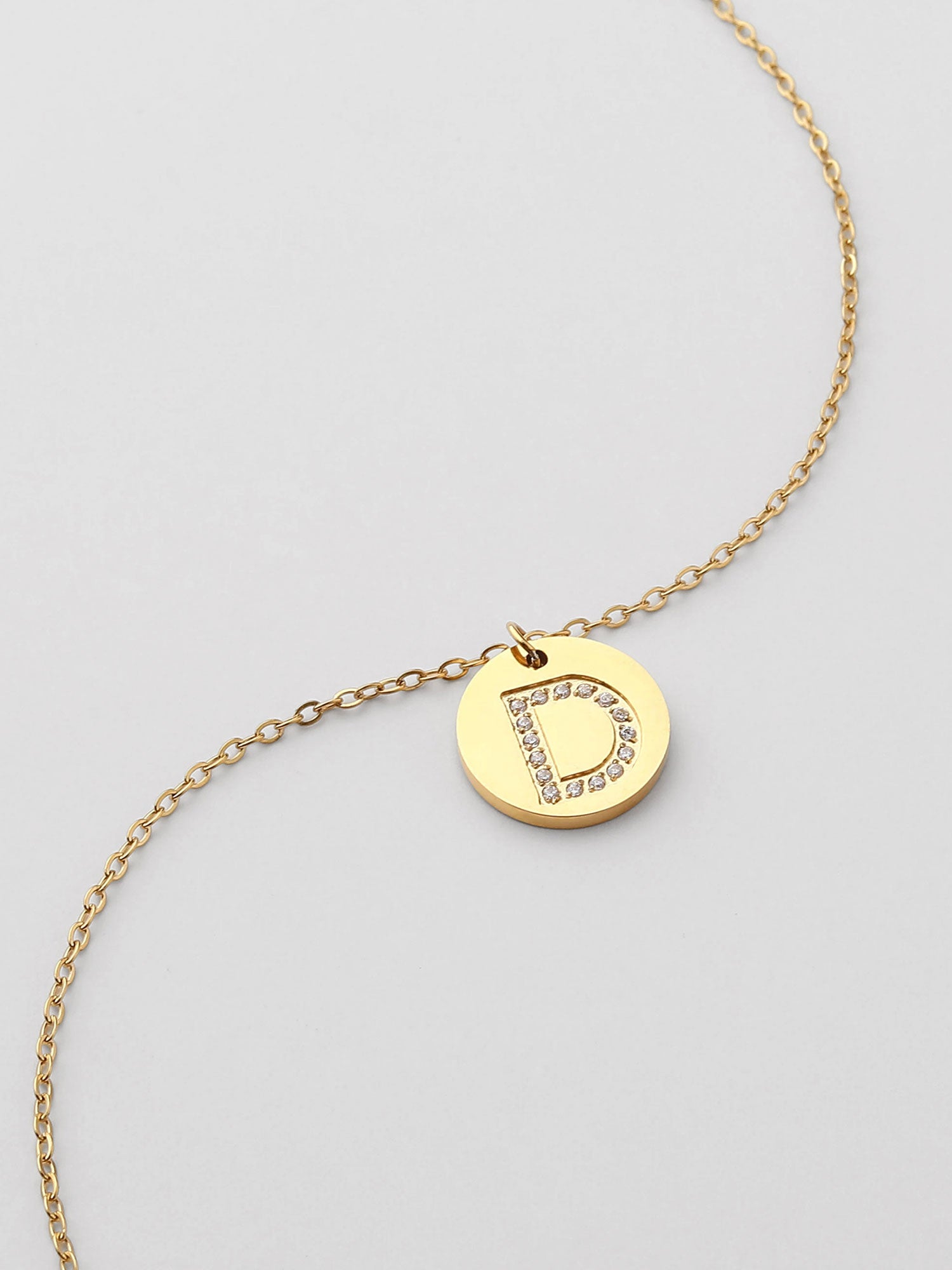 Colar Inicial D medalhão brilhante Dourado