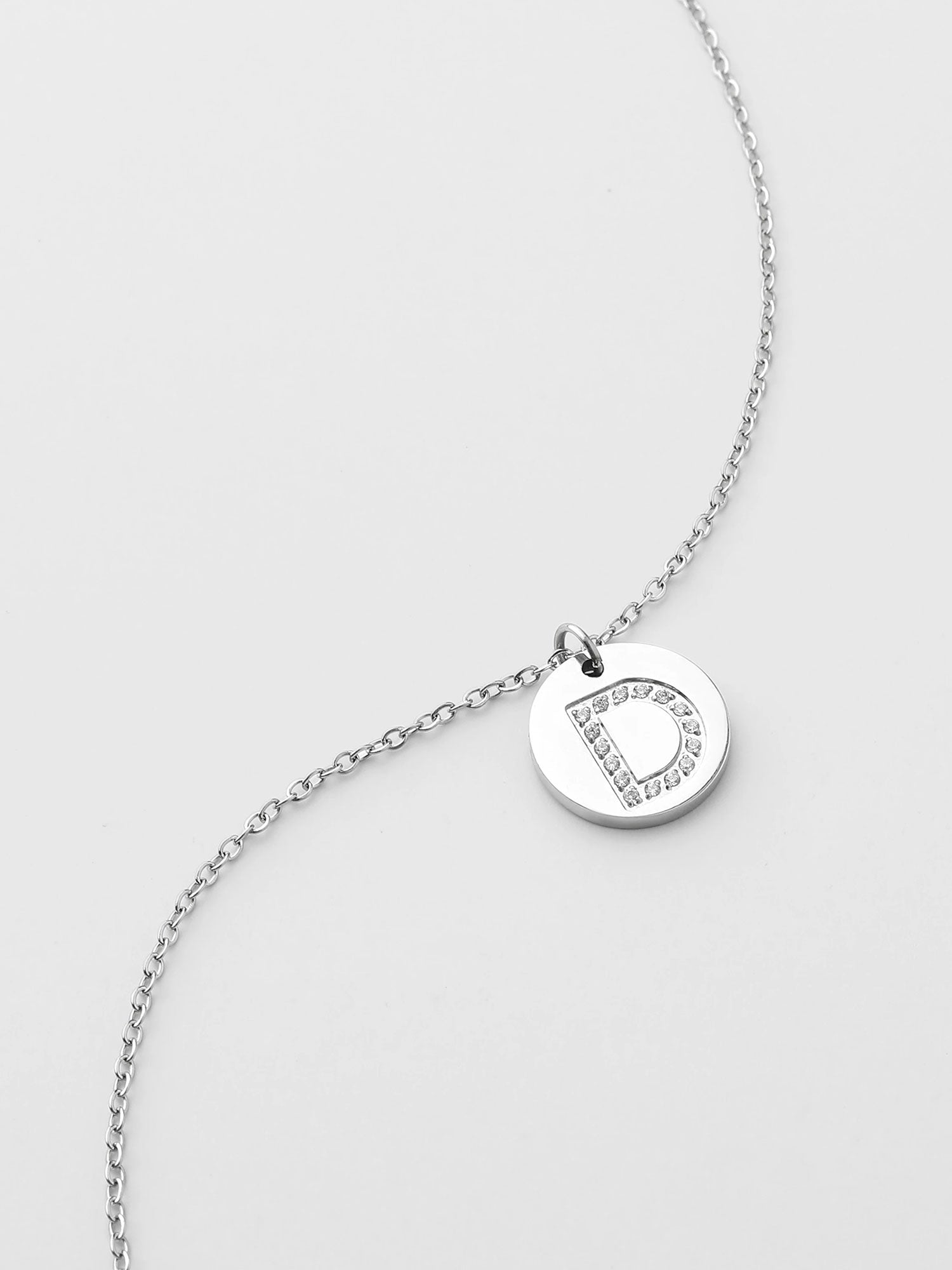 Colar Inicial D medalhão brilhante Prateado