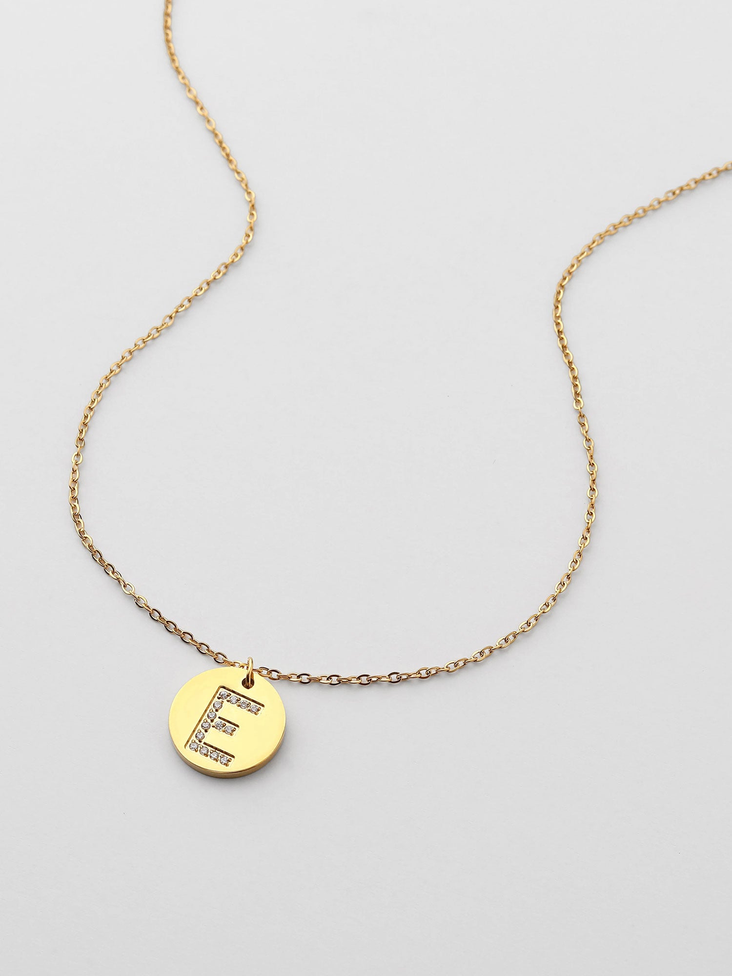 Colar Inicial E medalhão brilhante Dourado