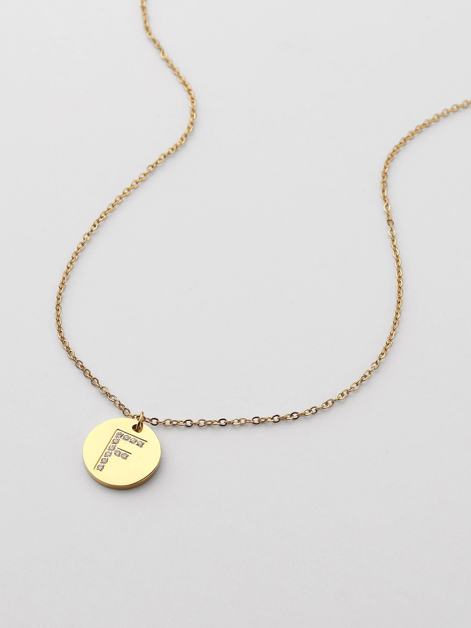 Colar Inicial F medalhão Dourado Brillante