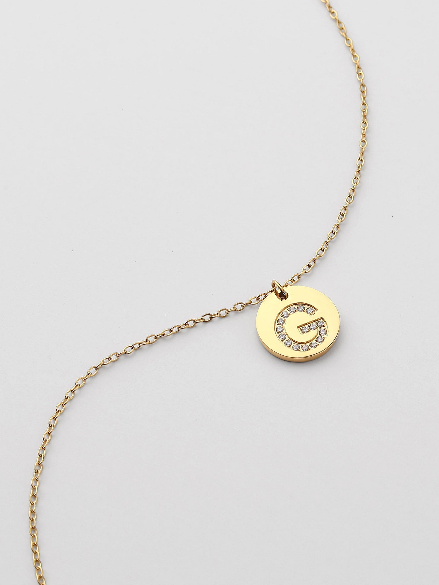 Colar Inicial G medalhão Dourado Brillante