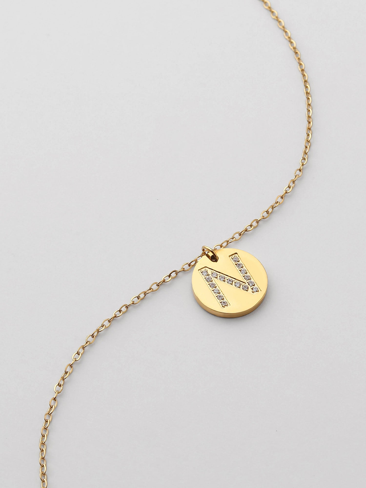 Colar Inicial N medalhão Dourado Brillante
