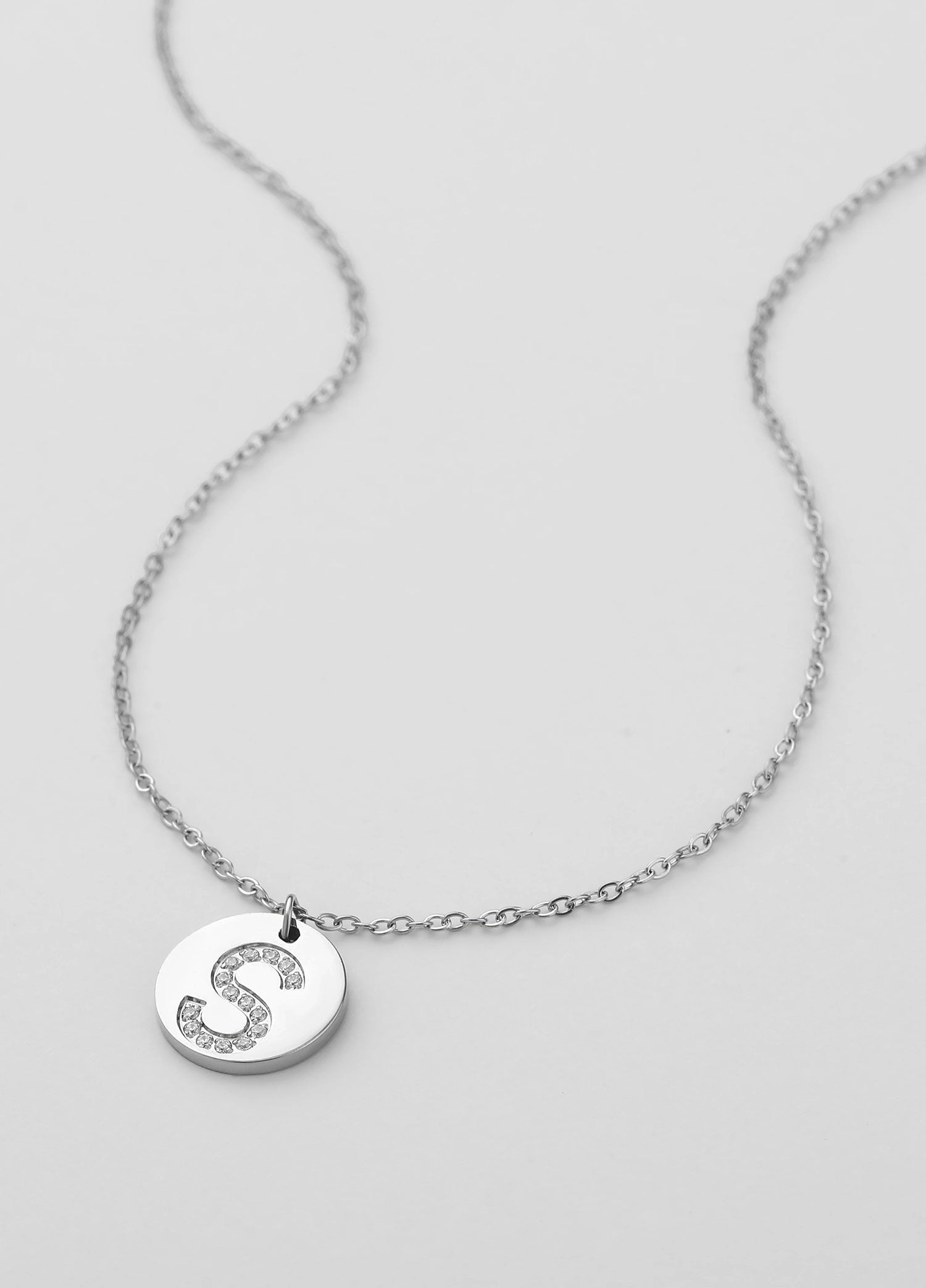 Colar Inicial S medalhão Prateado Brillante