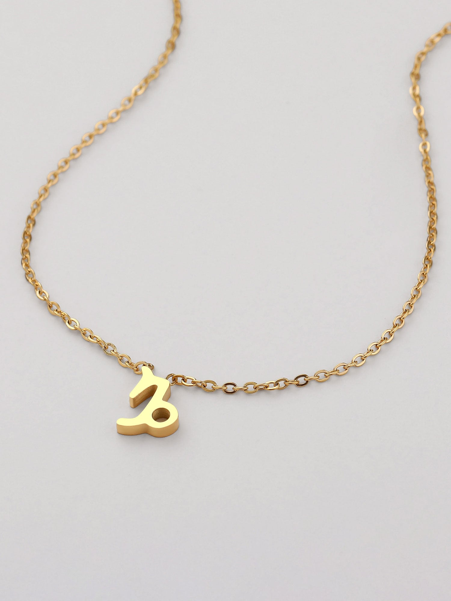 Colar Capricórnio Dourado
