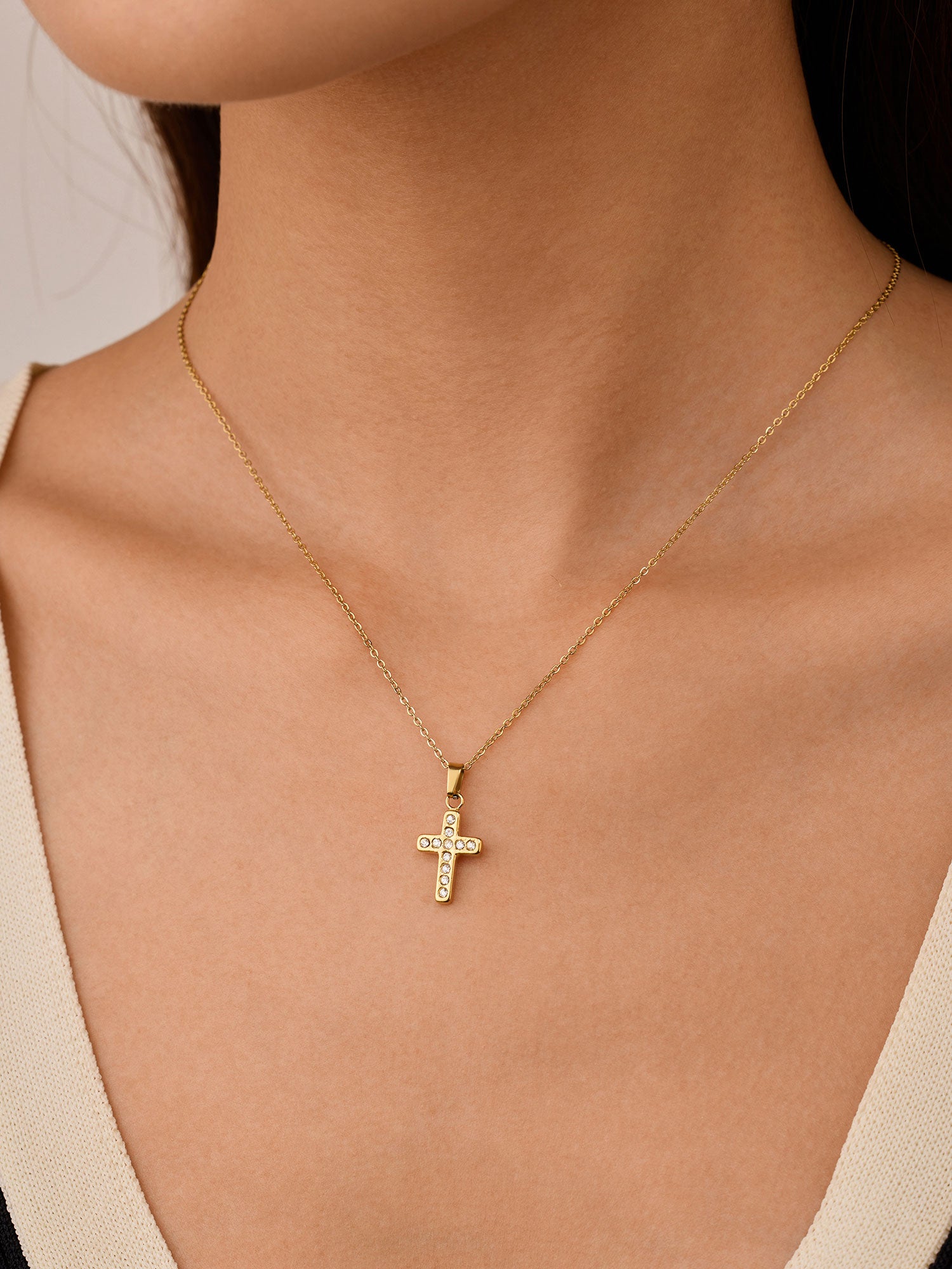 Colar Cruz Dourado com zircónias