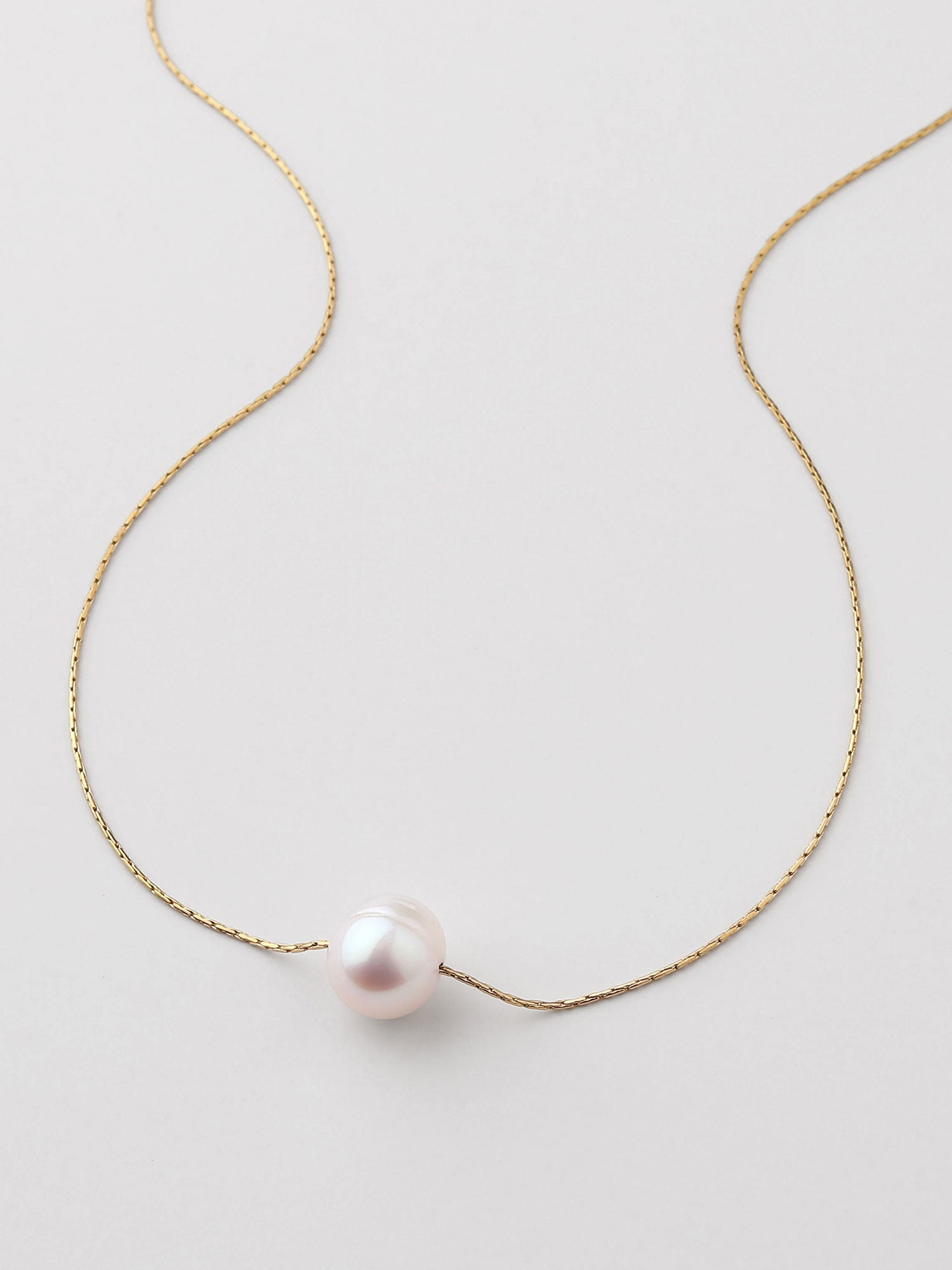 Colar pérola fina Dourado