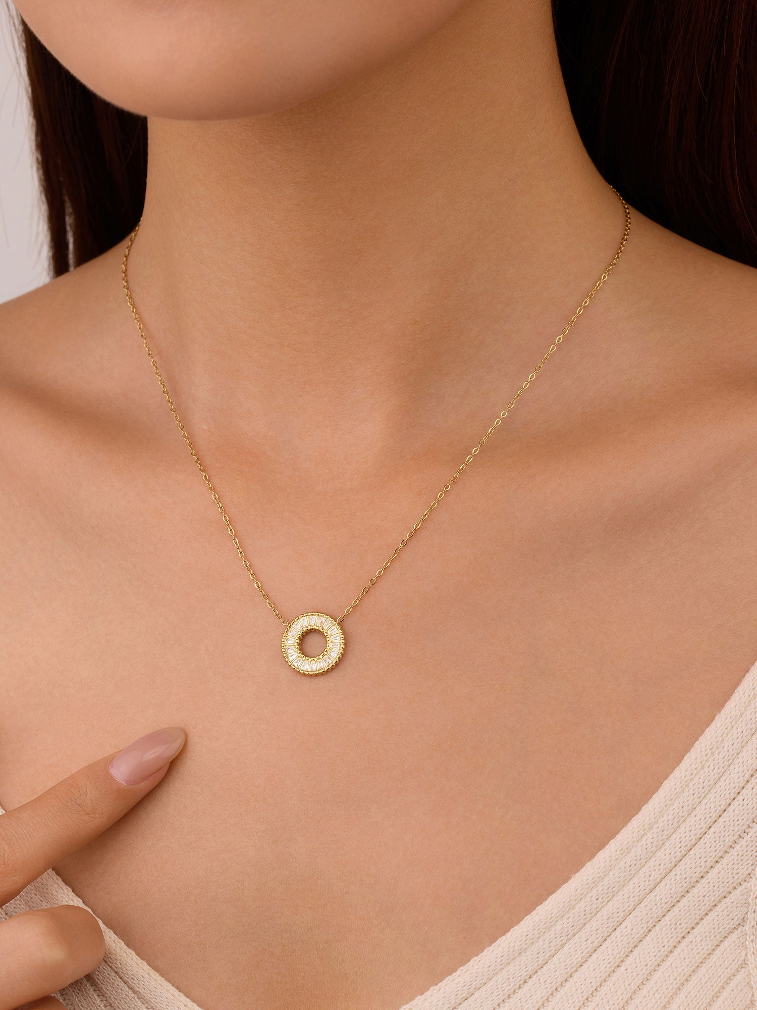 Colar colgante zircónias Dourado