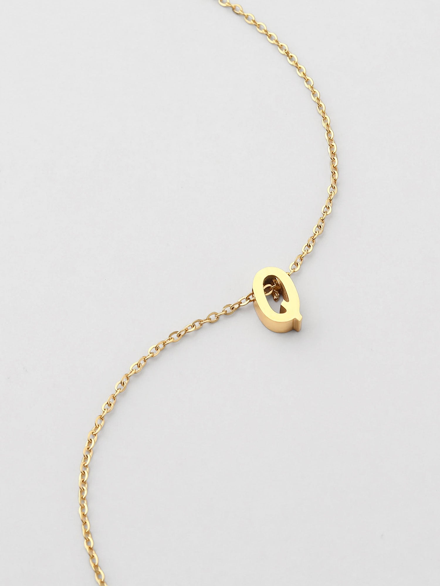 Colar Inicial Q Dourado
