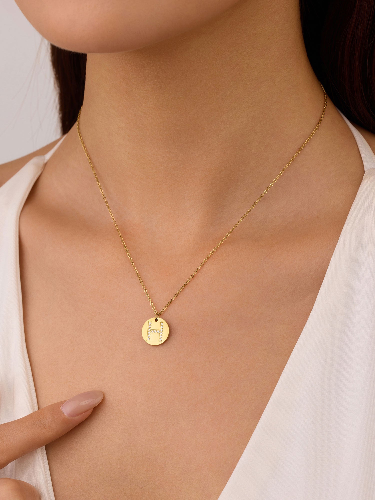 Colar Inicial H medalhão Dourado Brillante